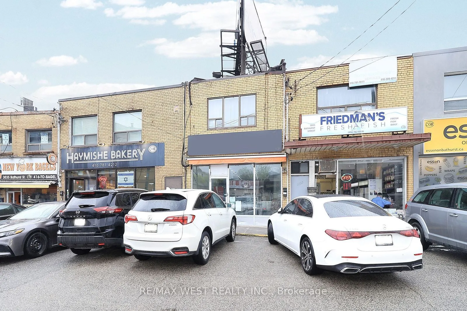 3023 Bathurst Street