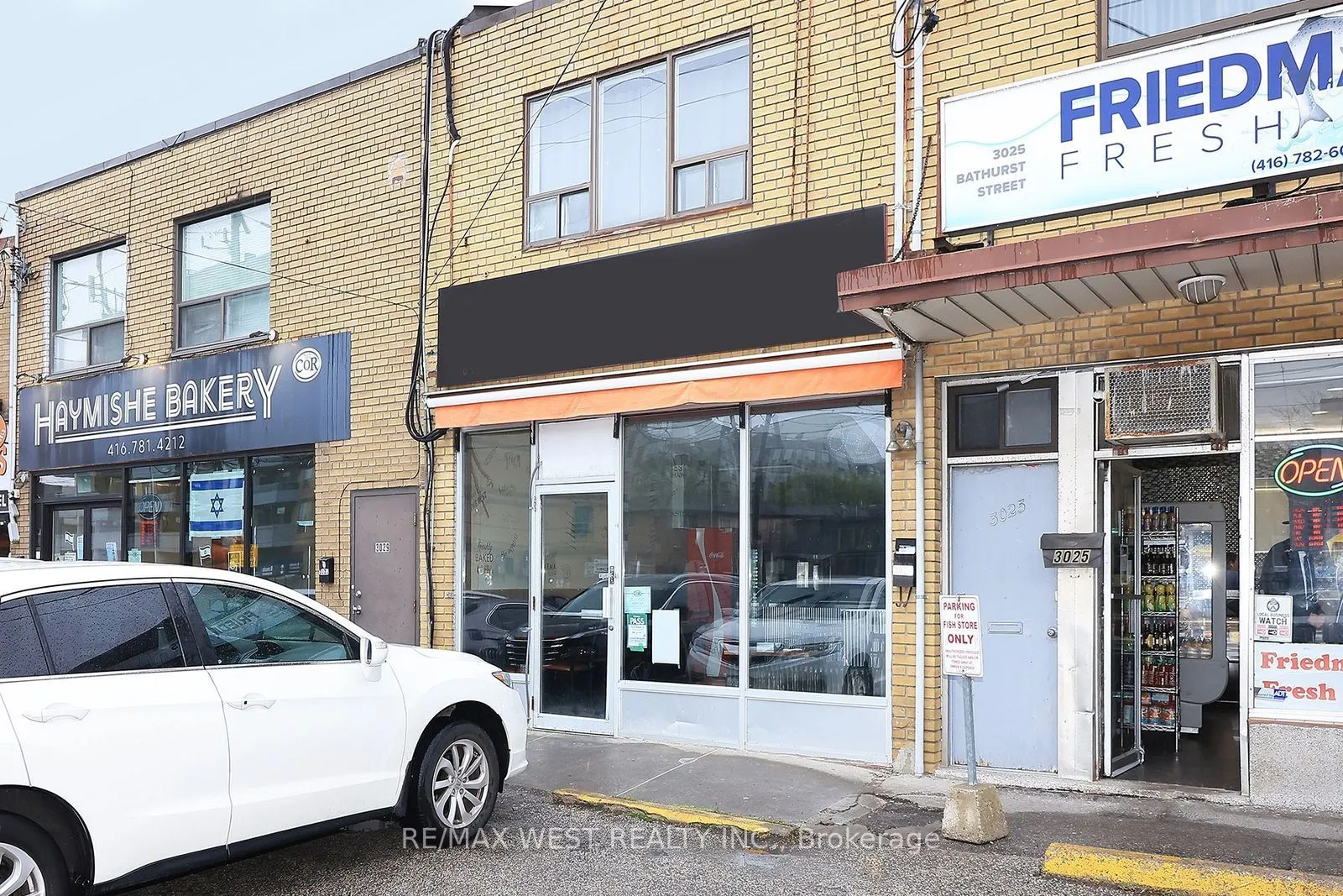 3023 Bathurst Street