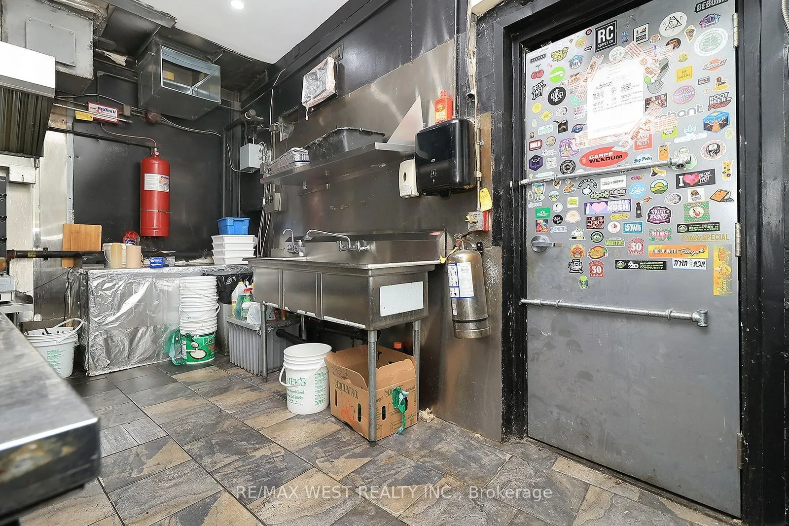 3023 Bathurst Street