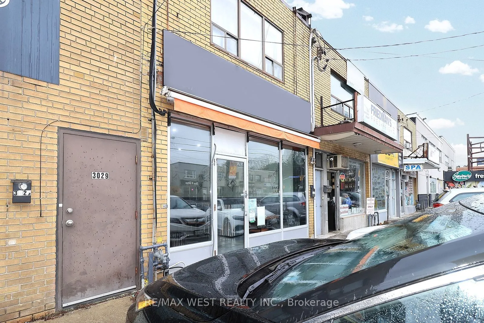 3023 Bathurst Street