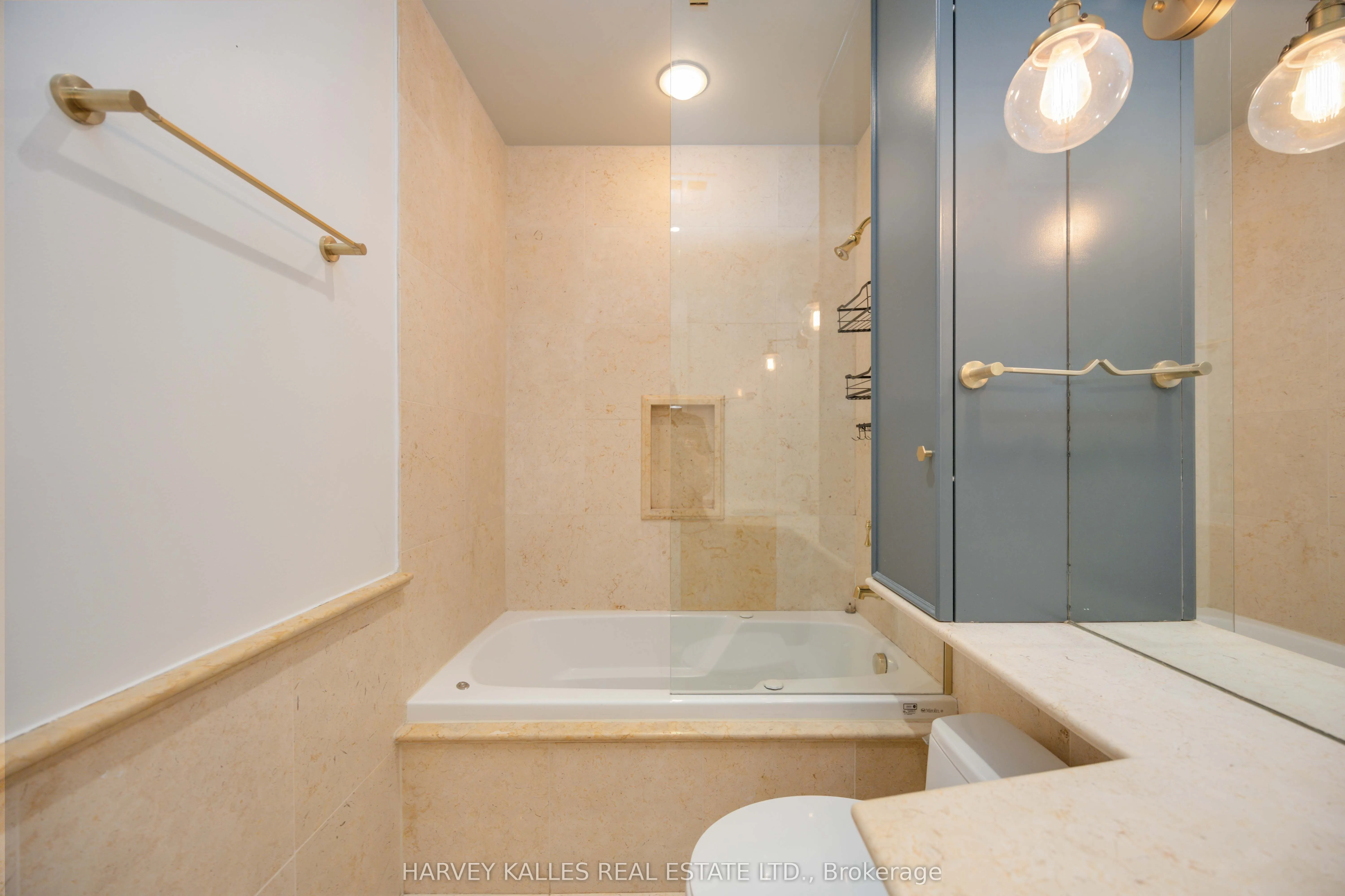 33 Delisle Avenue #201