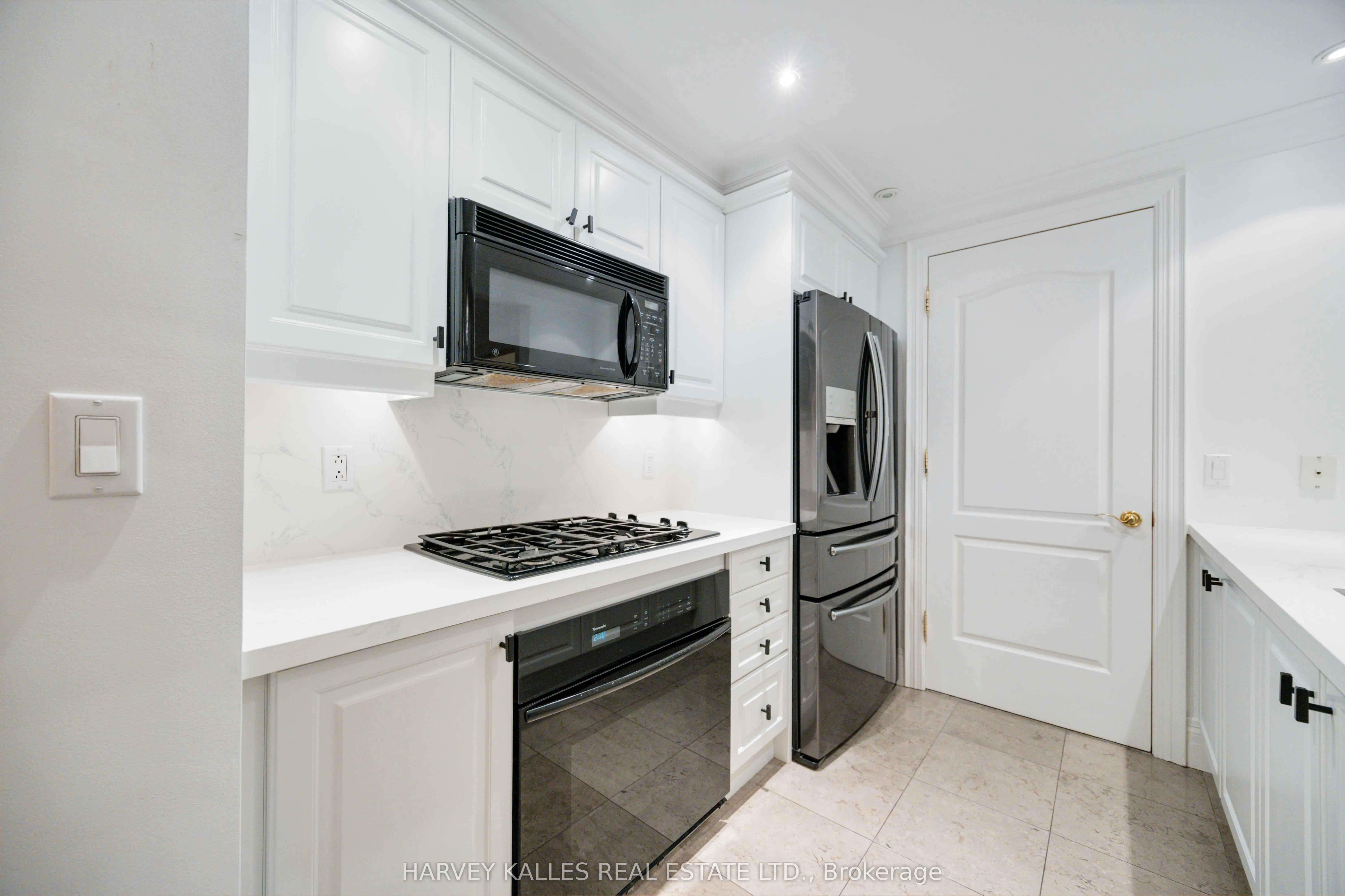 33 Delisle Avenue #201