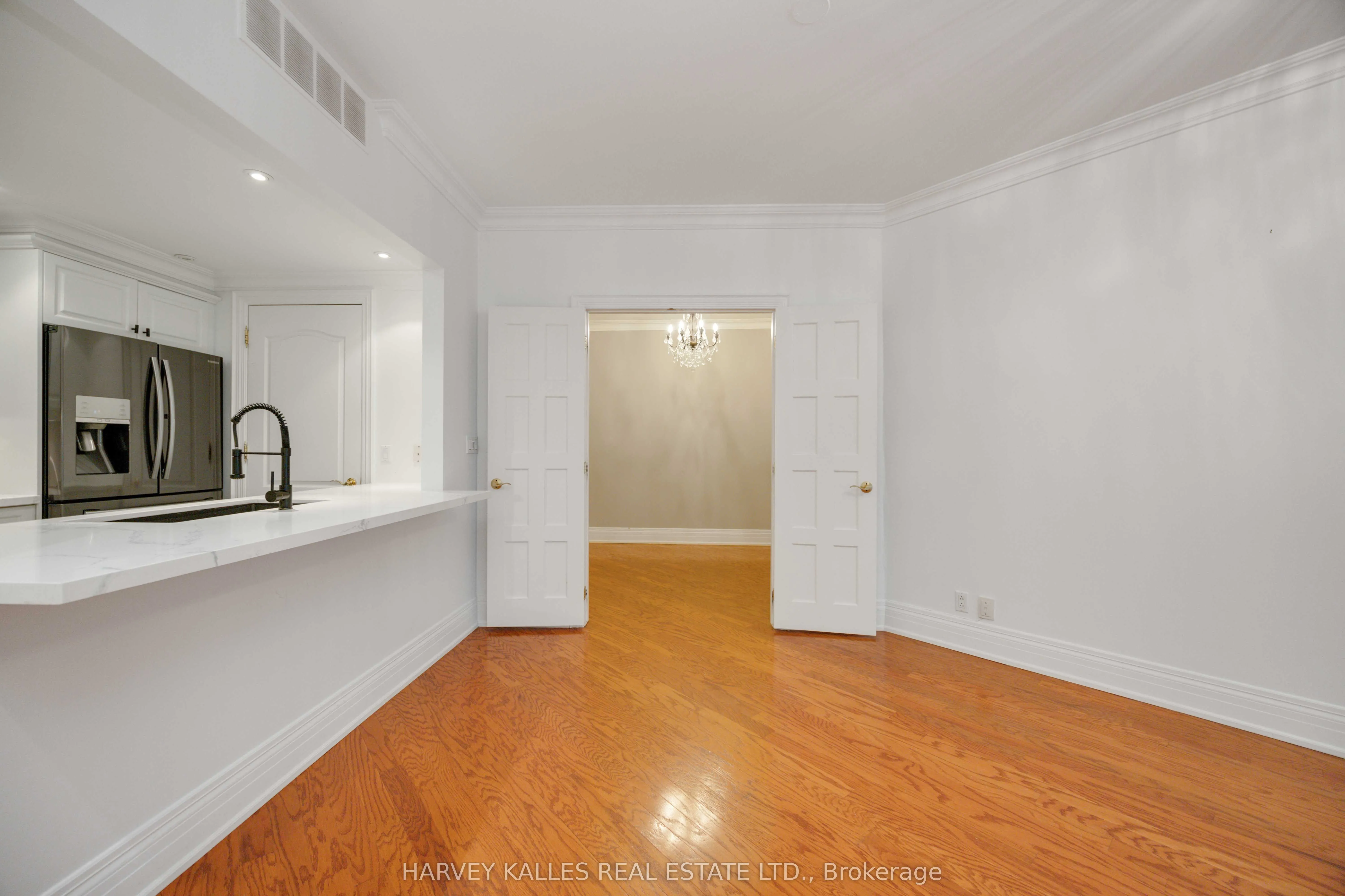 33 Delisle Avenue #201