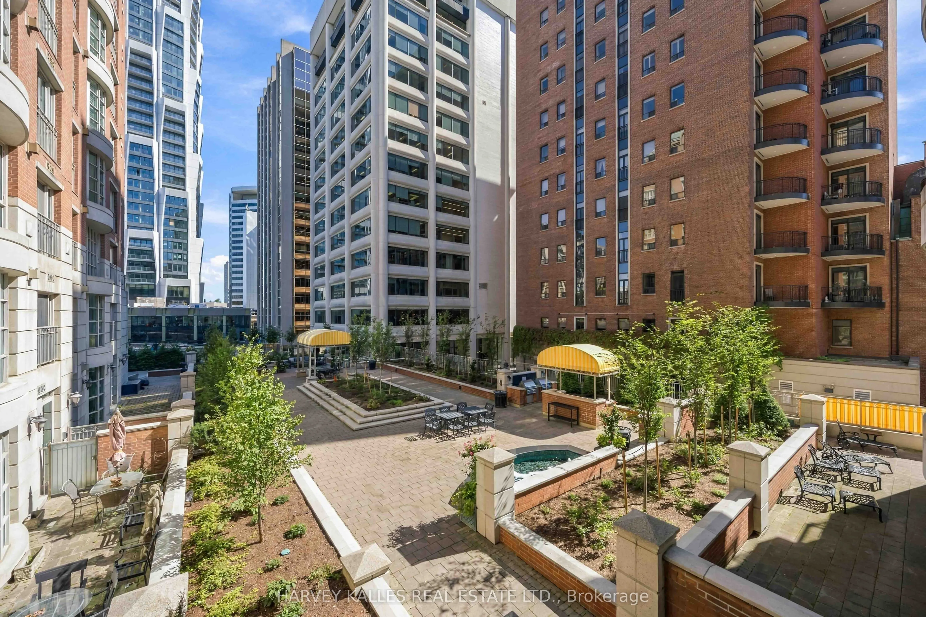 33 Delisle Avenue #201