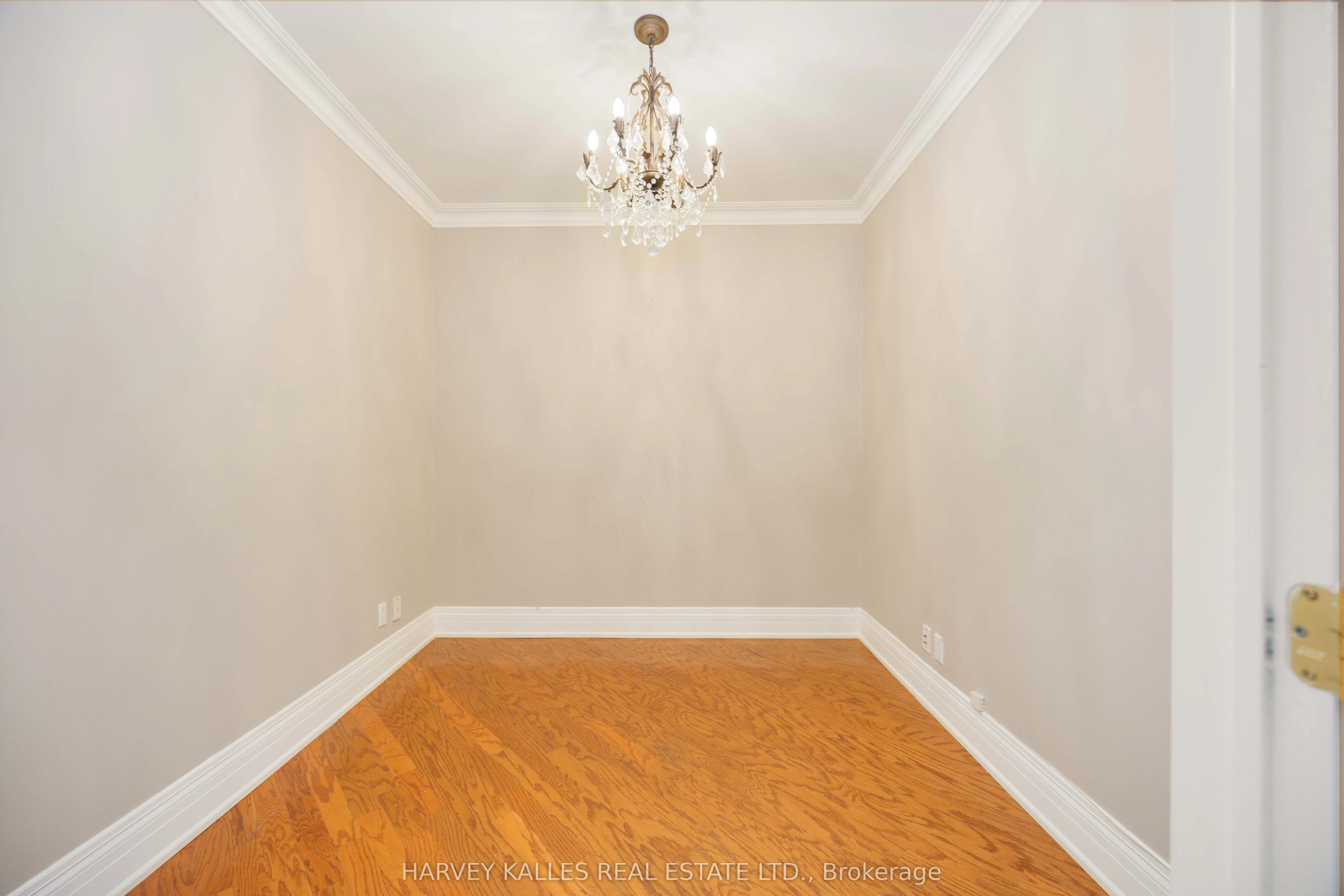 33 Delisle Avenue #201