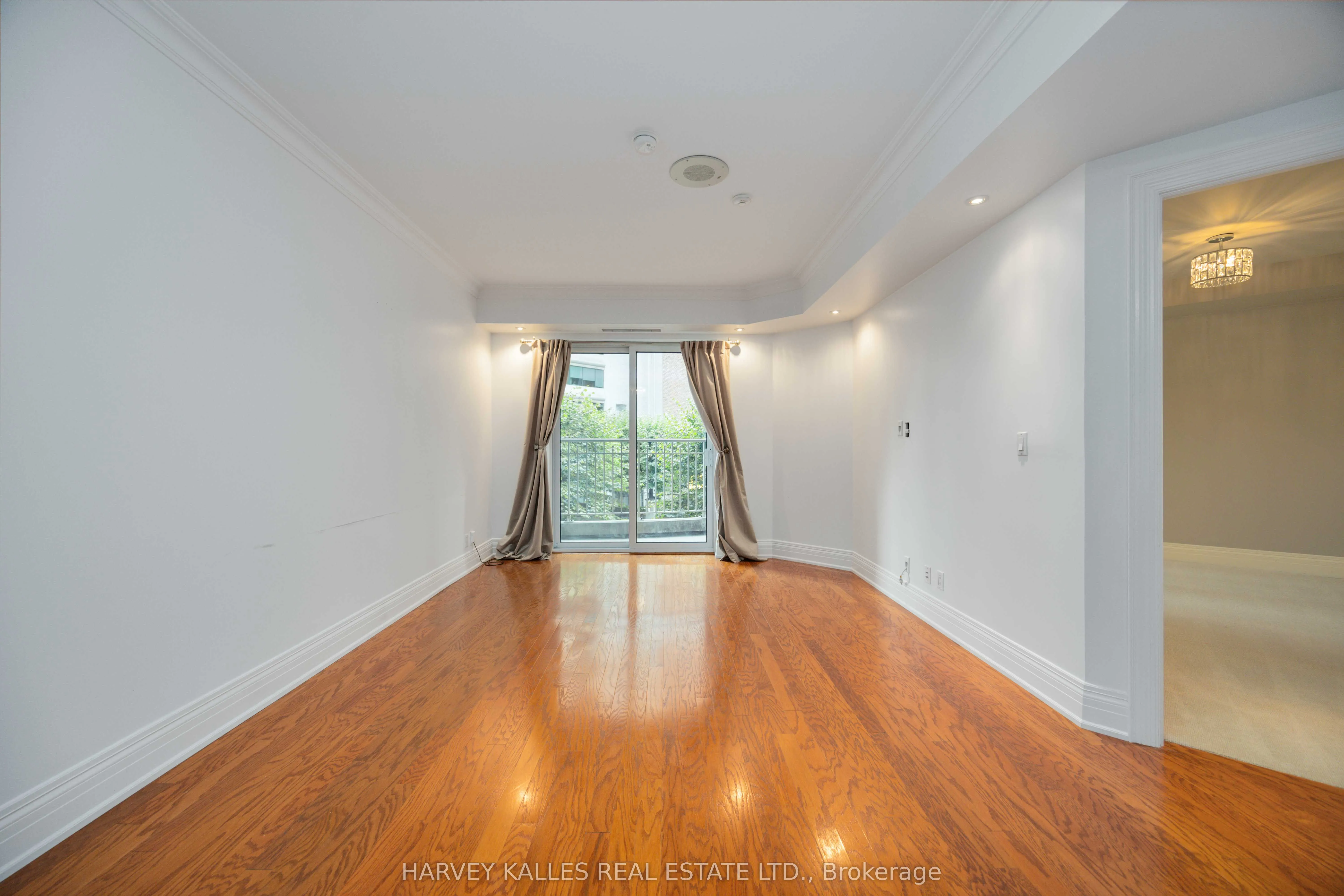 33 Delisle Avenue #201