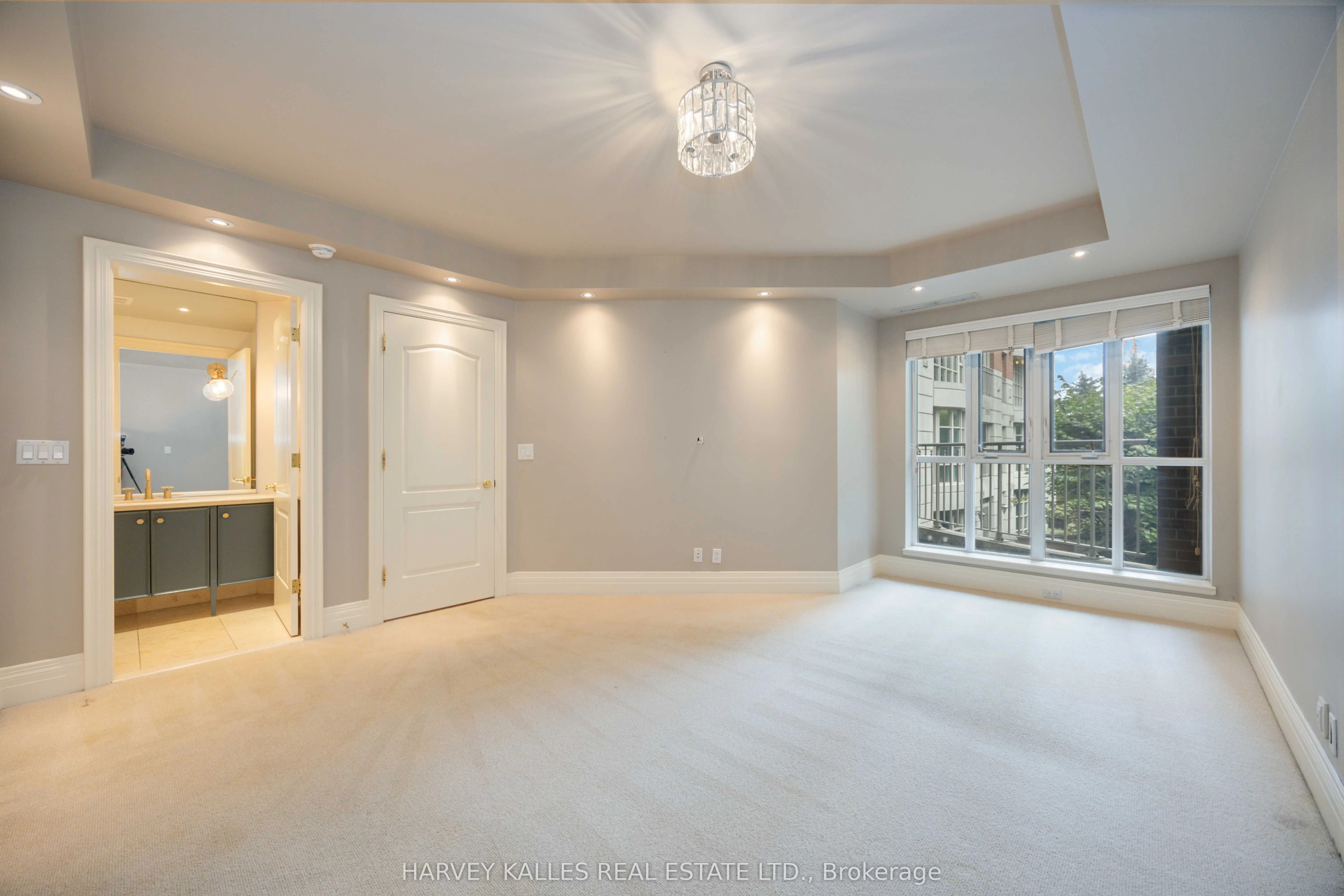 33 Delisle Avenue #201