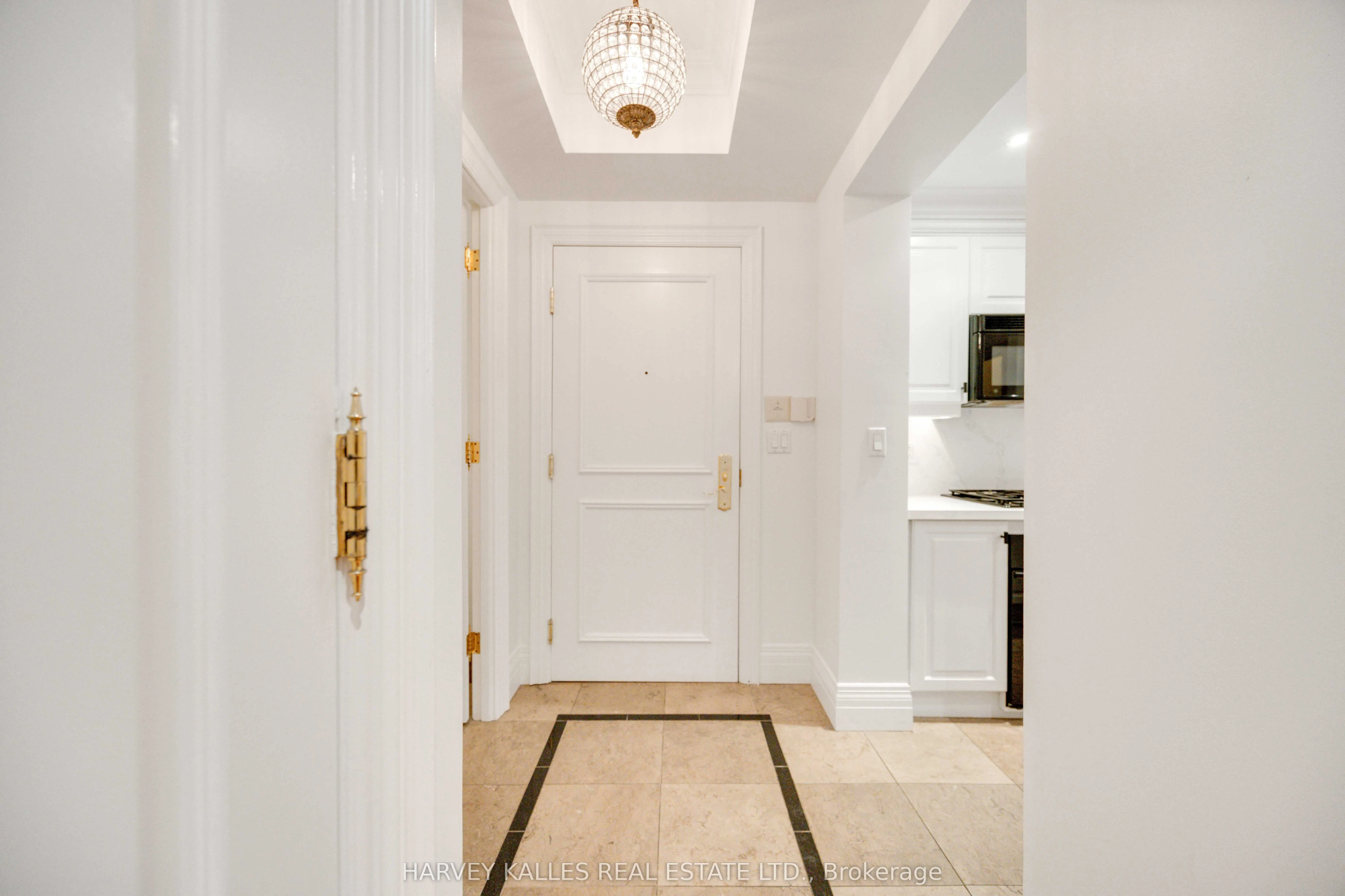 33 Delisle Avenue #201