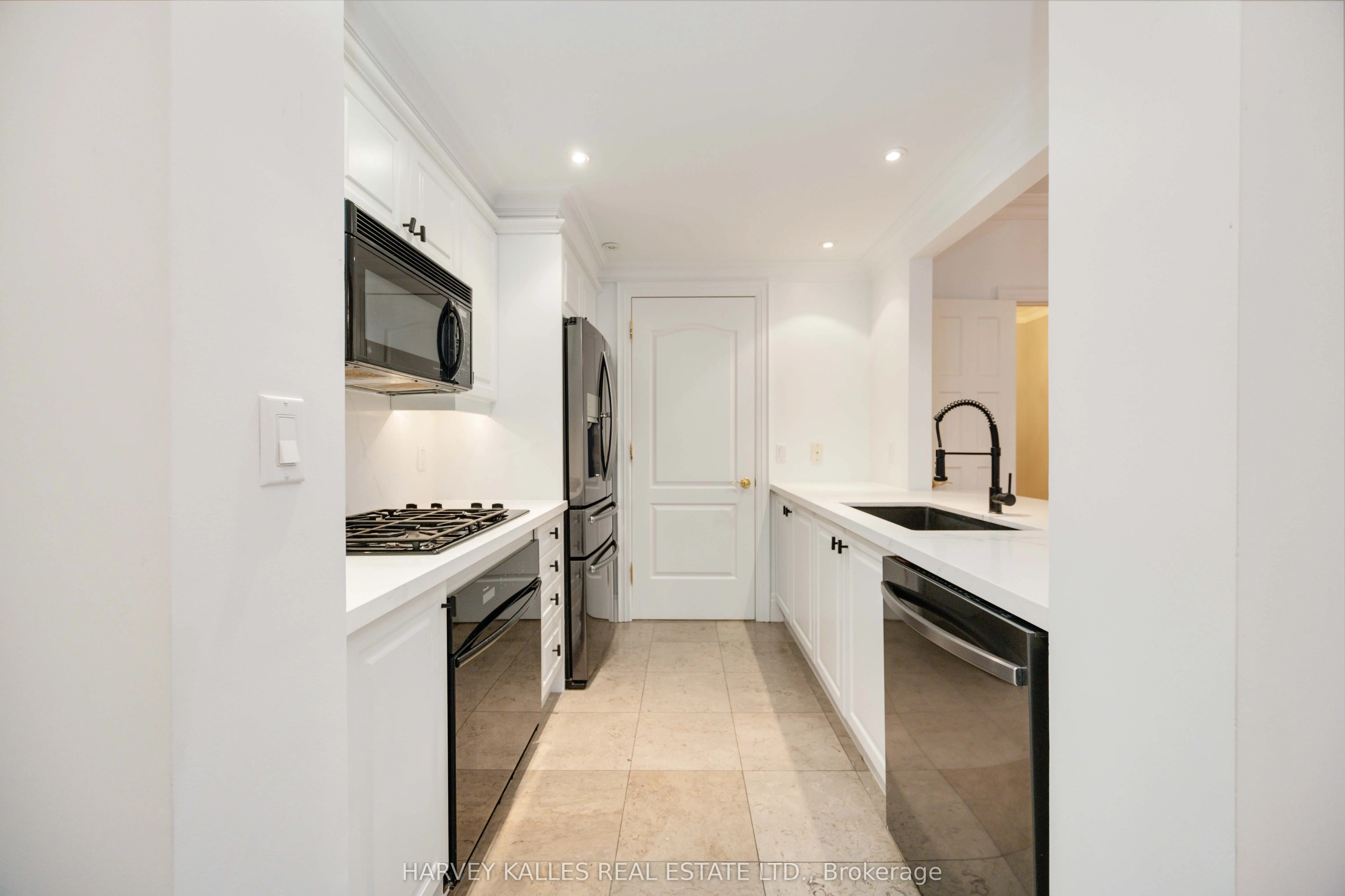 33 Delisle Avenue #201
