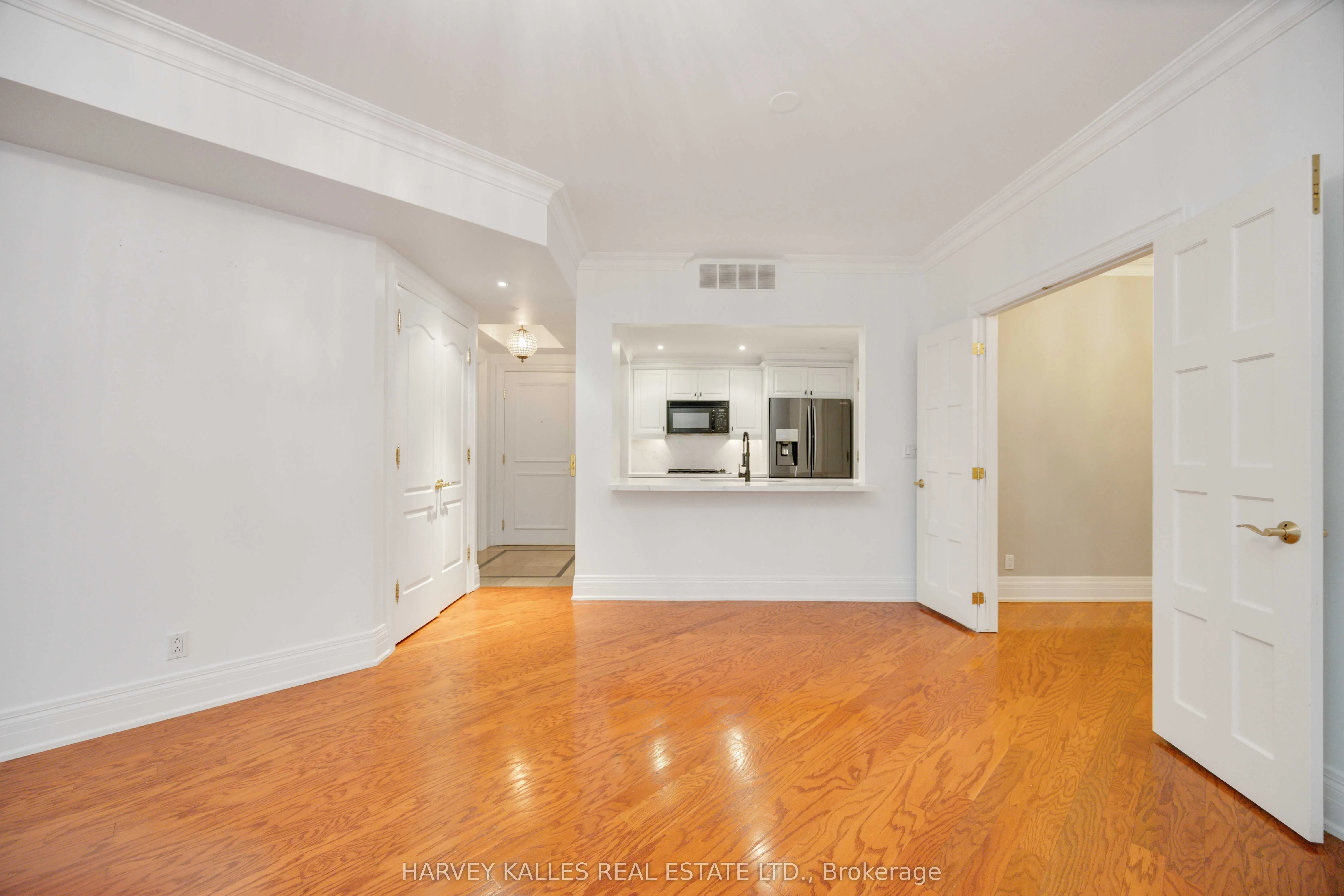 33 Delisle Avenue #201