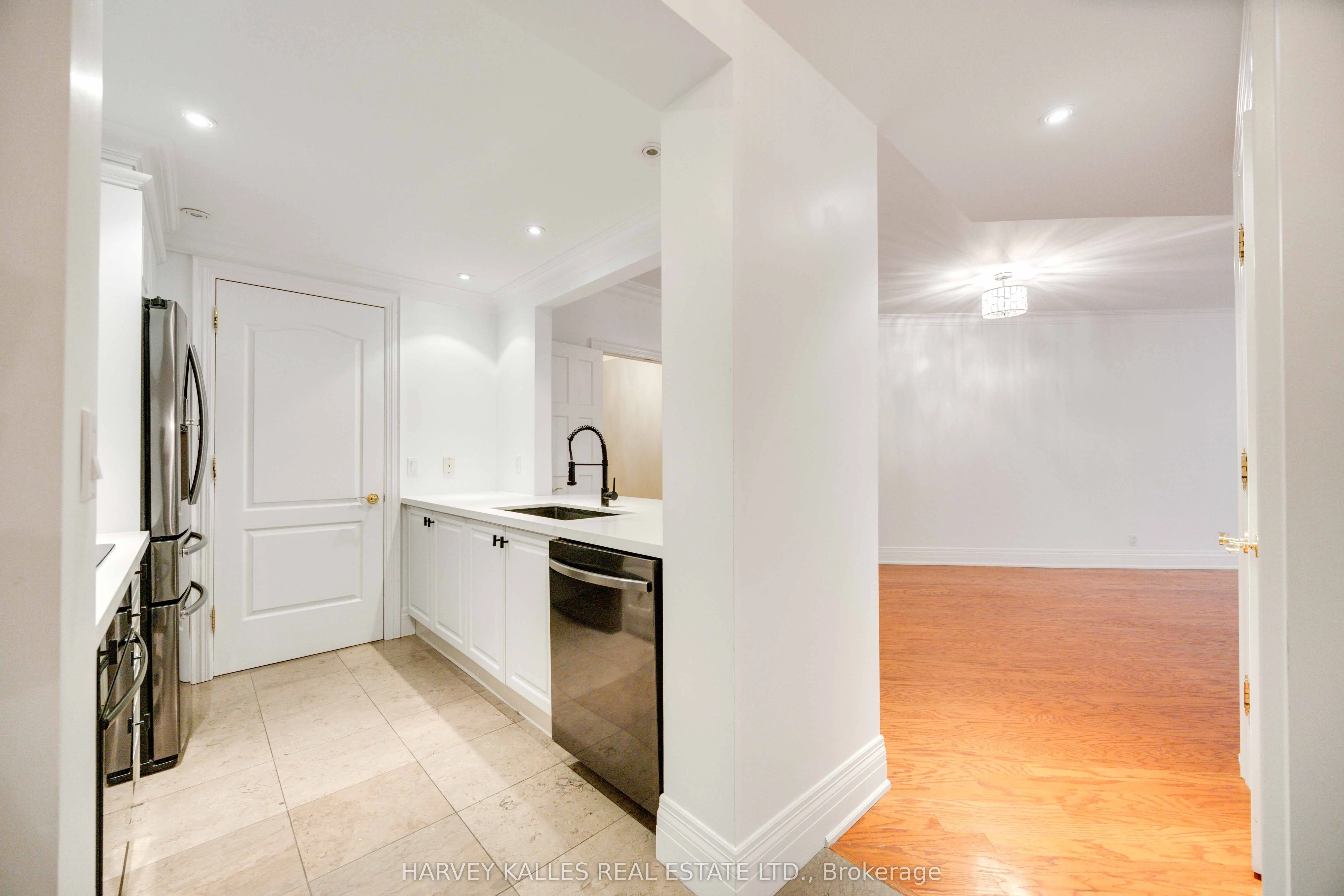 33 Delisle Avenue #201