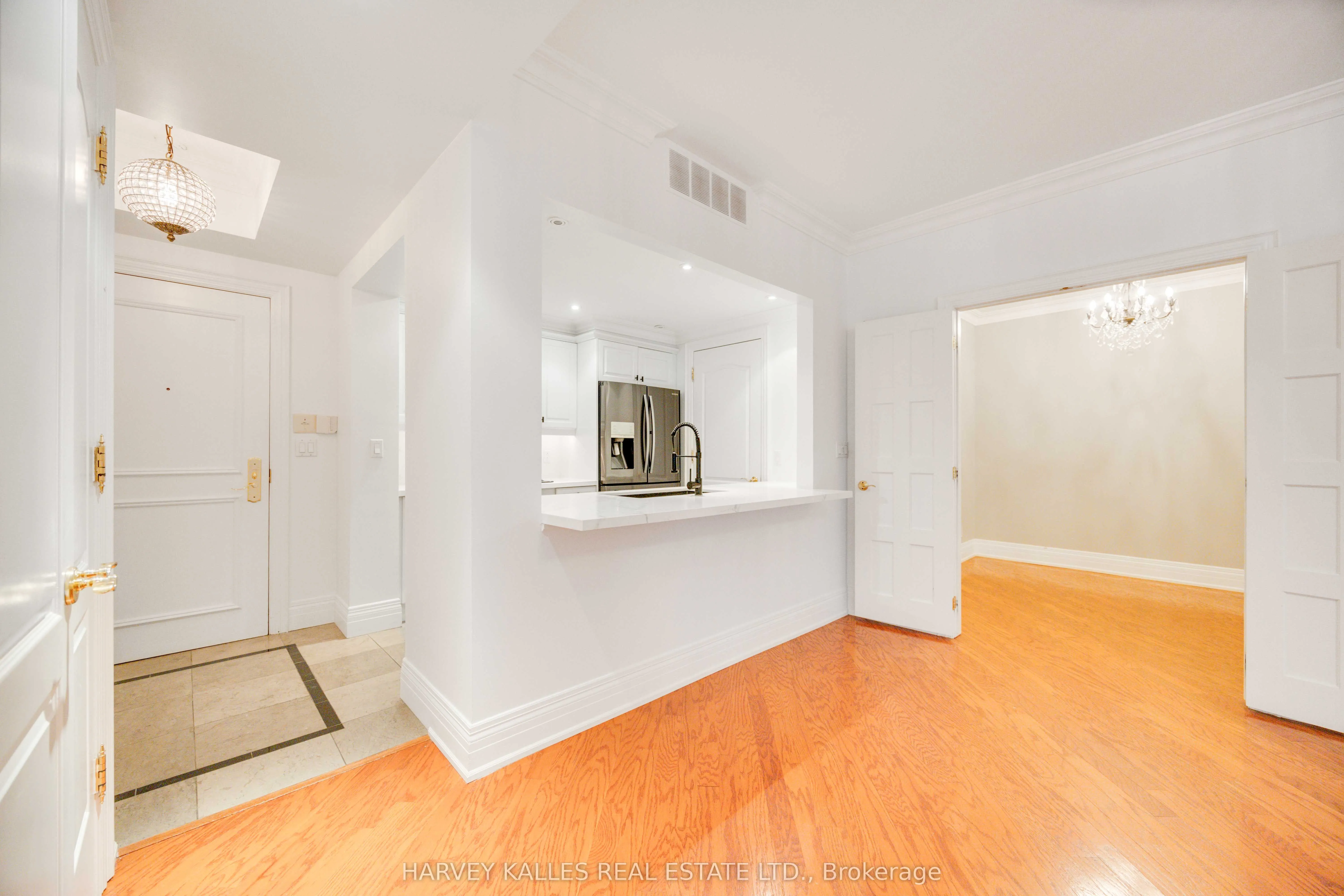 33 Delisle Avenue #201