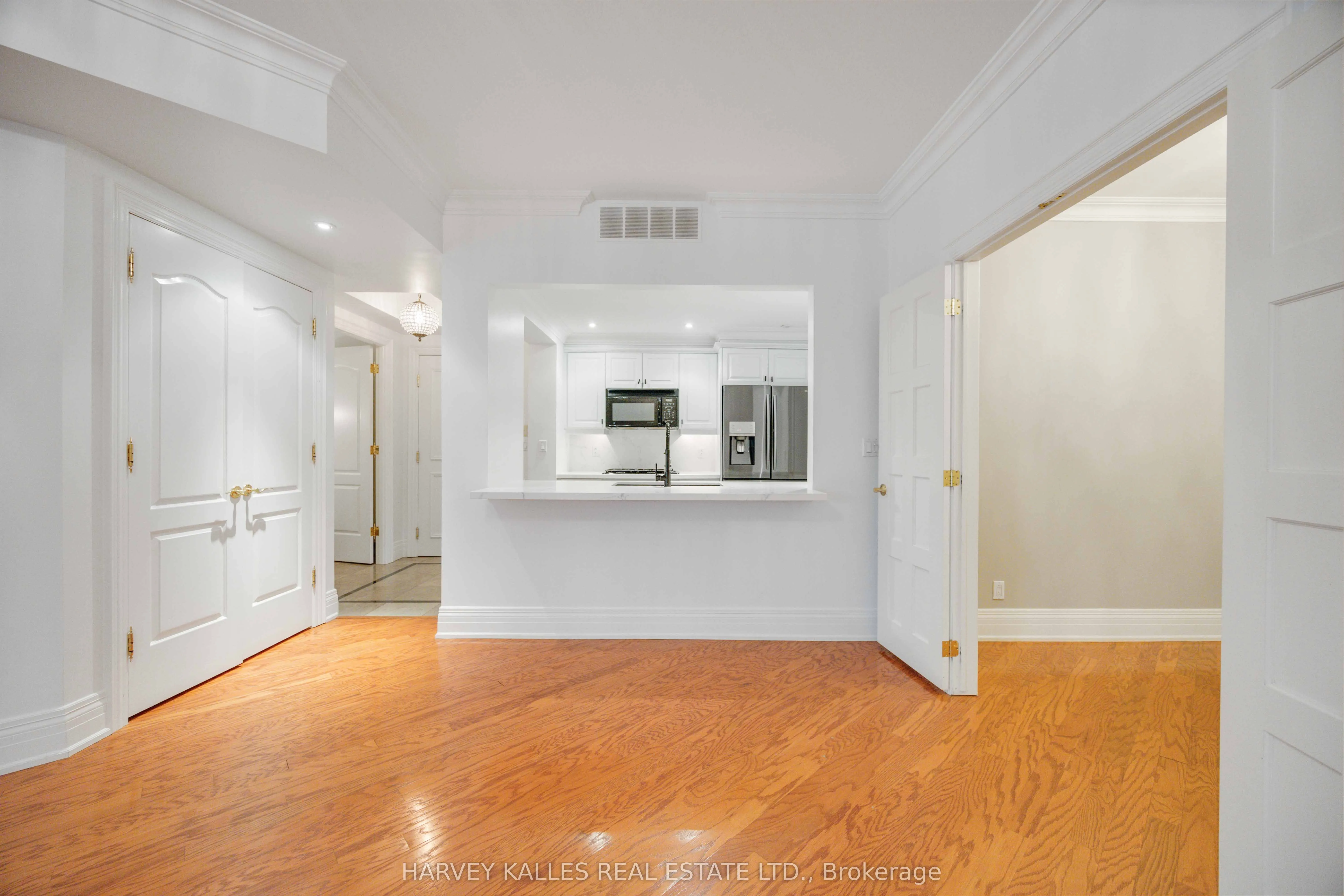 33 Delisle Avenue #201