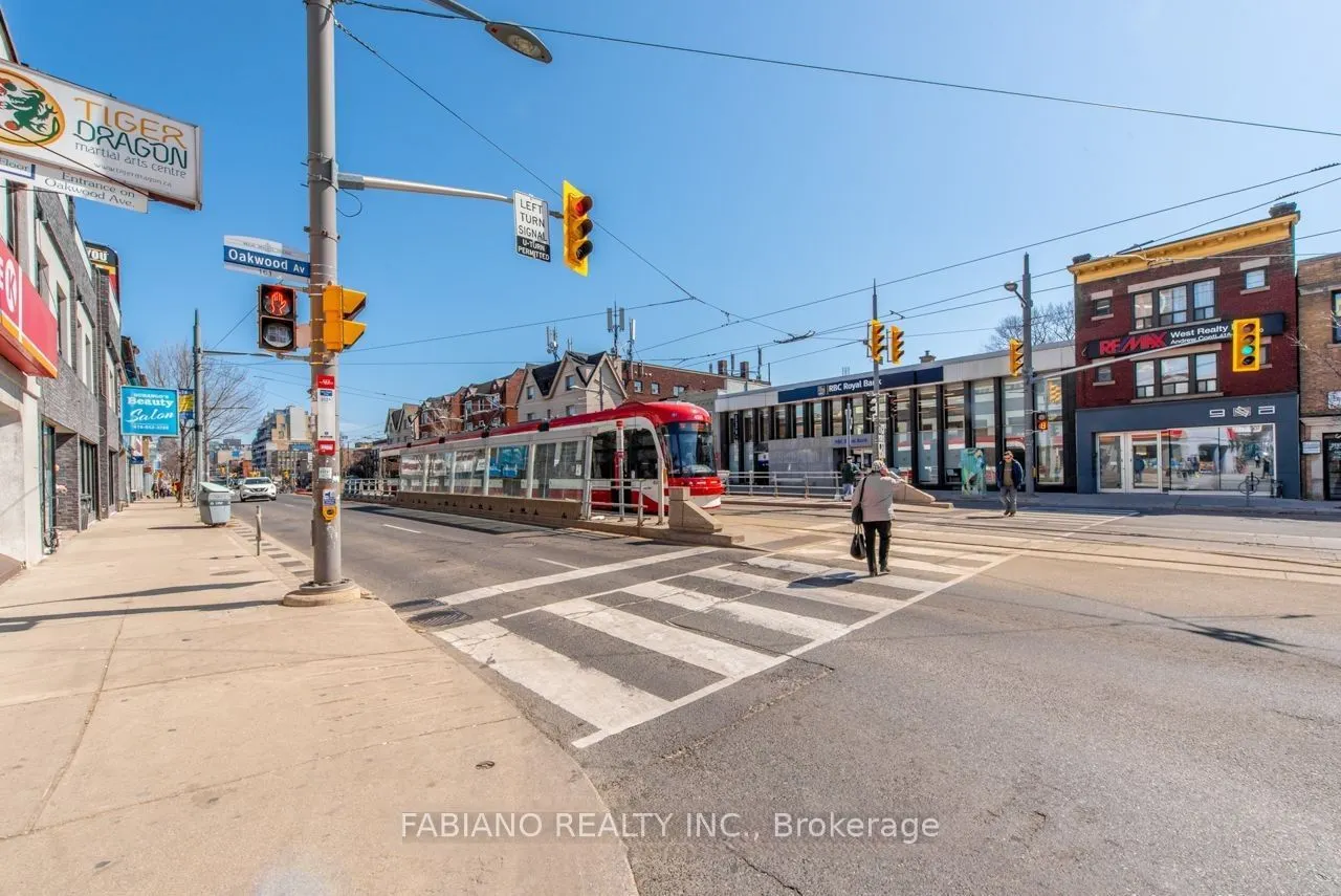 944 St Clair Avenue W