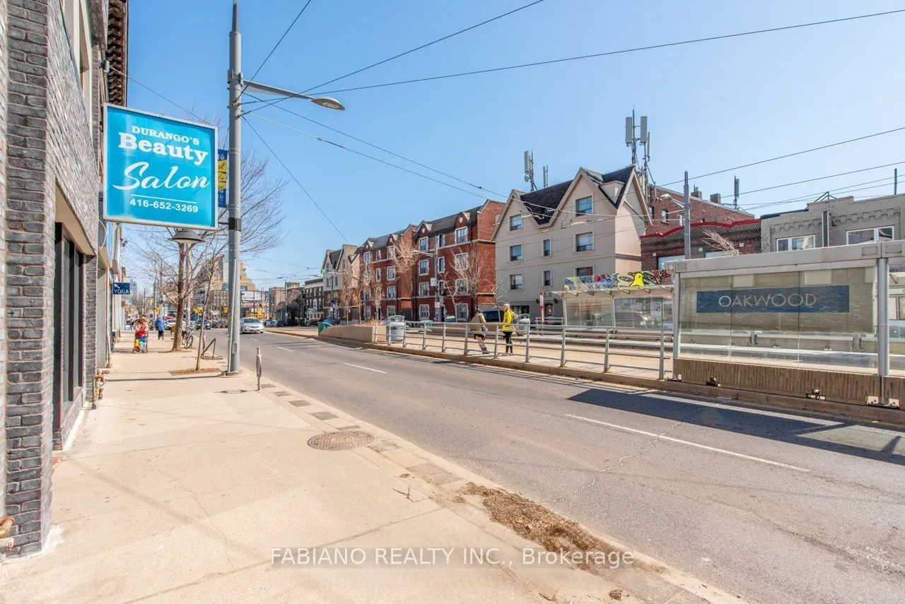944 St Clair Avenue W