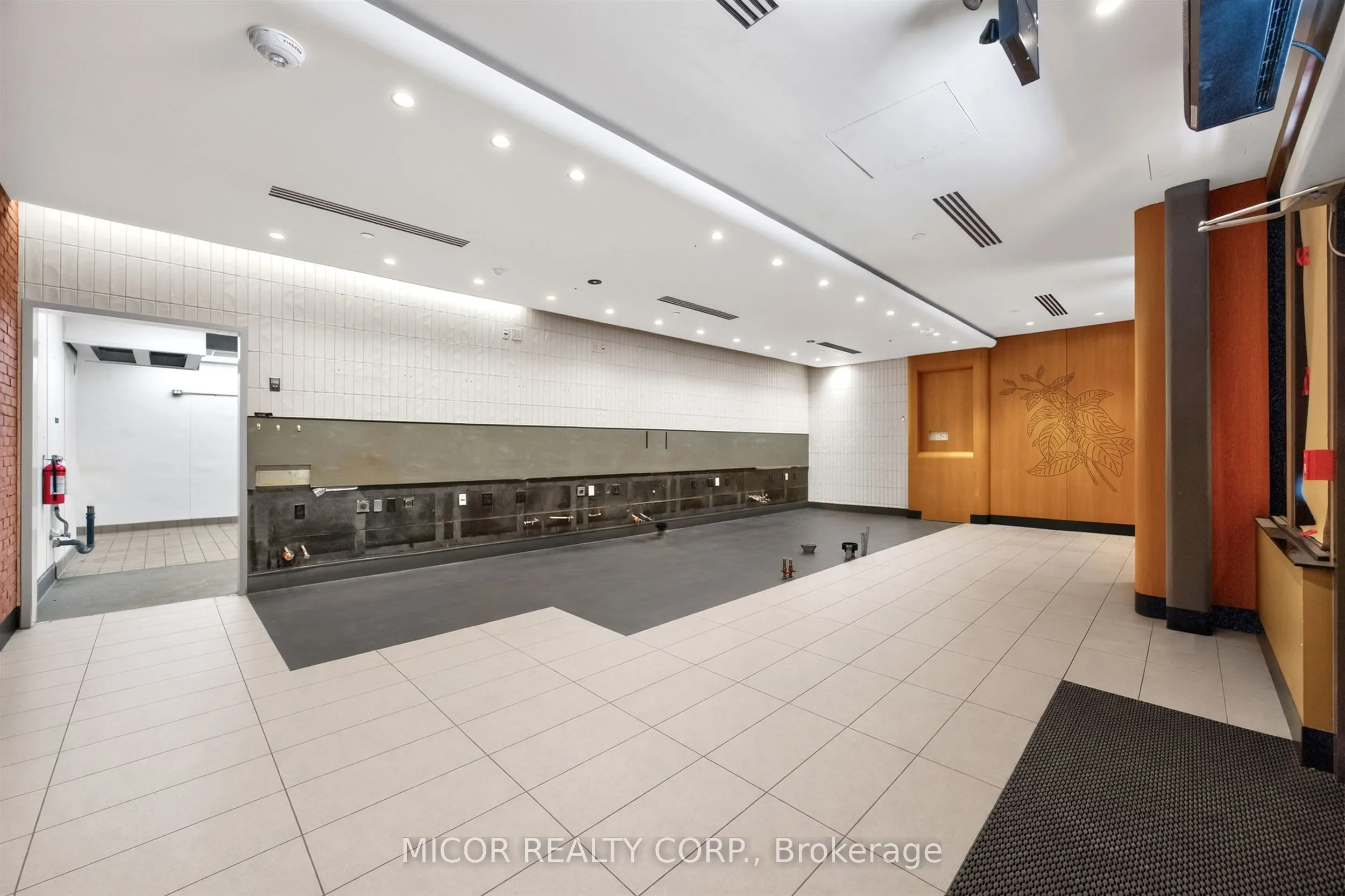 1 Yorkville Avenue #105-106