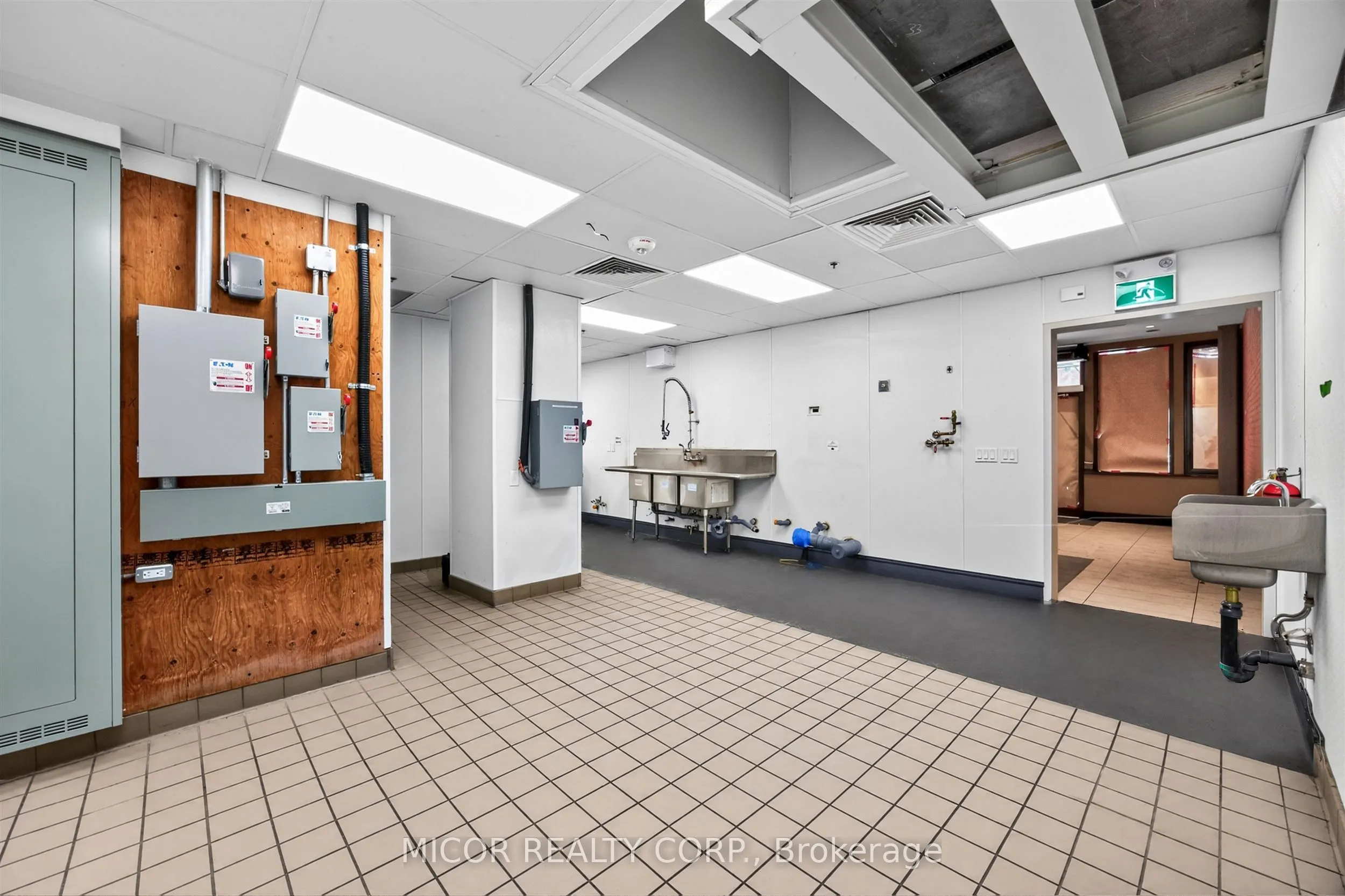 1 Yorkville Avenue #105-106