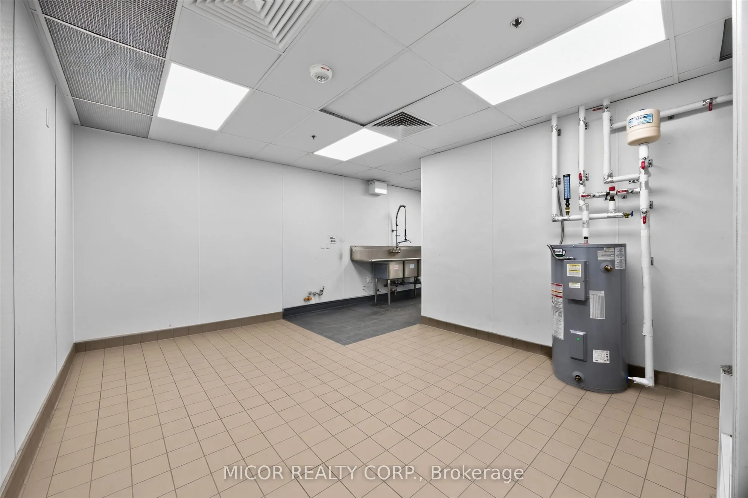 1 Yorkville Avenue #105-106