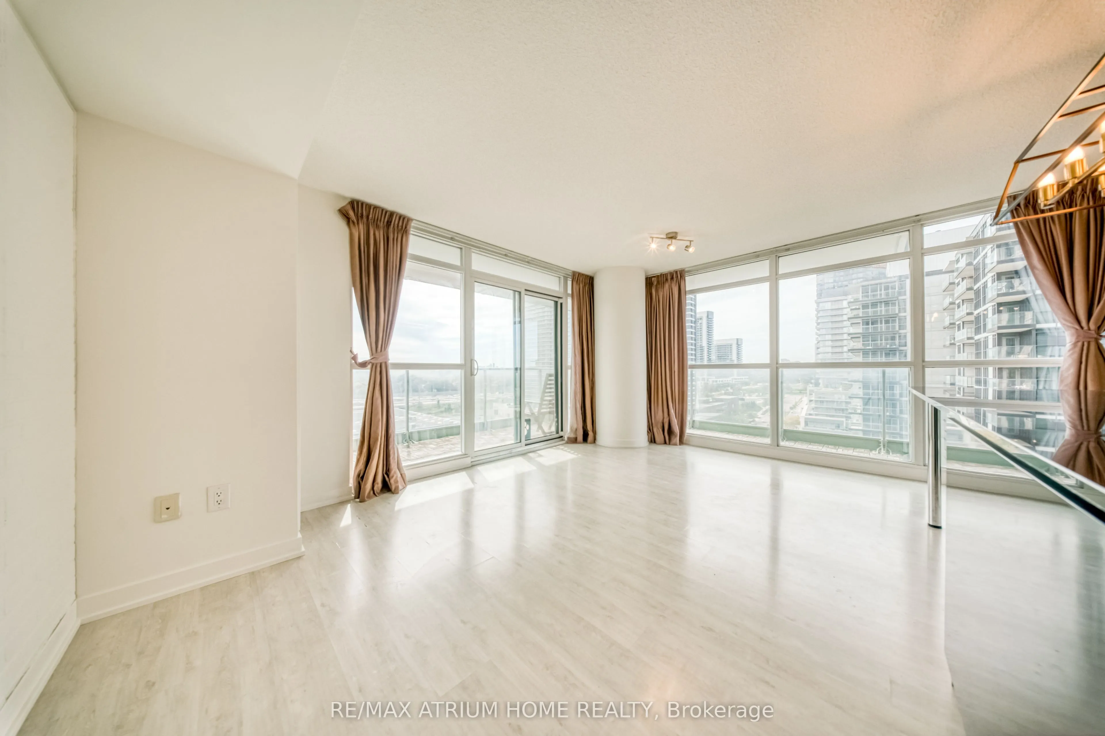 29 Singer Court #1502