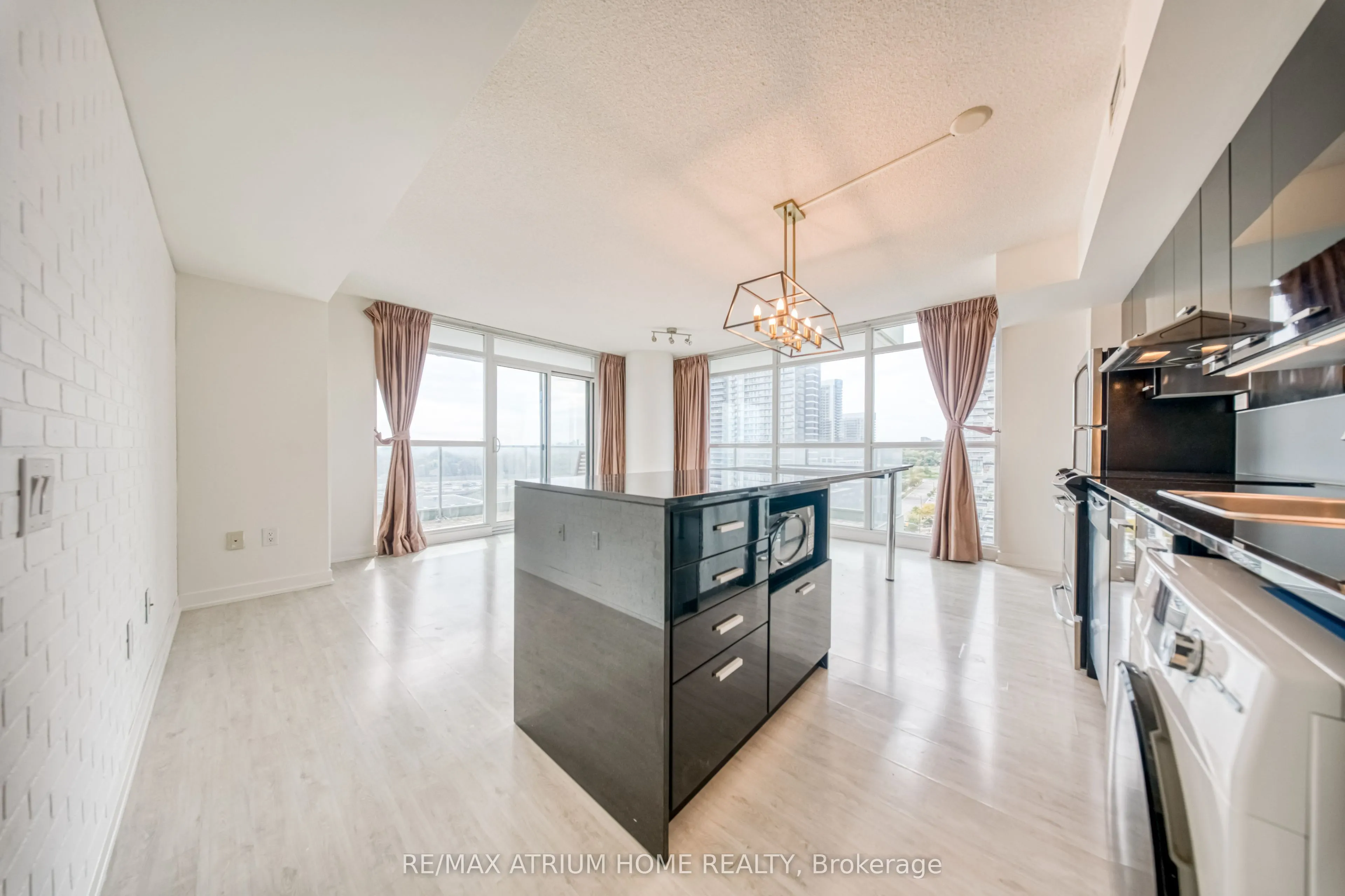 29 Singer Court #1502