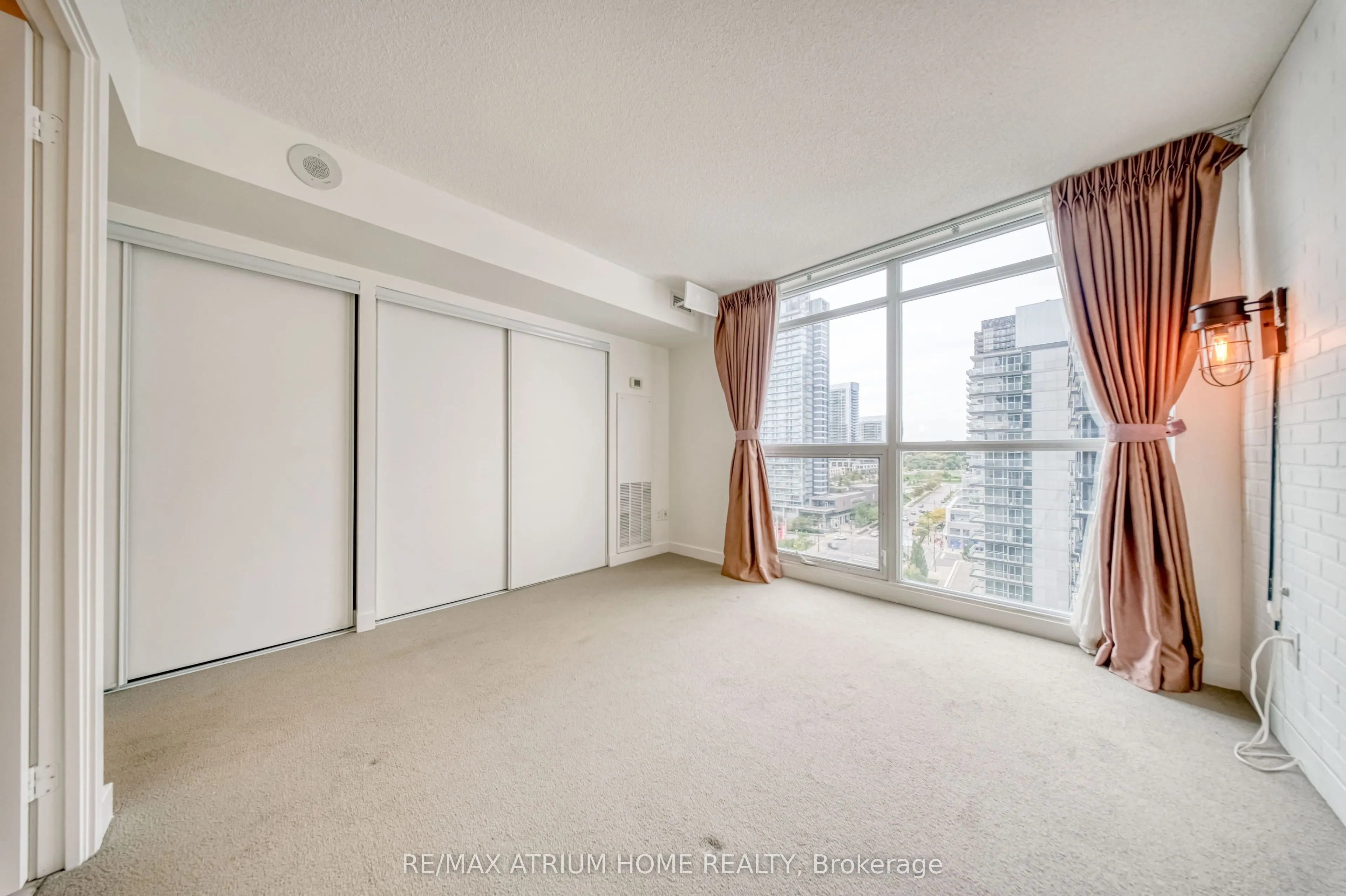 29 Singer Court #1502