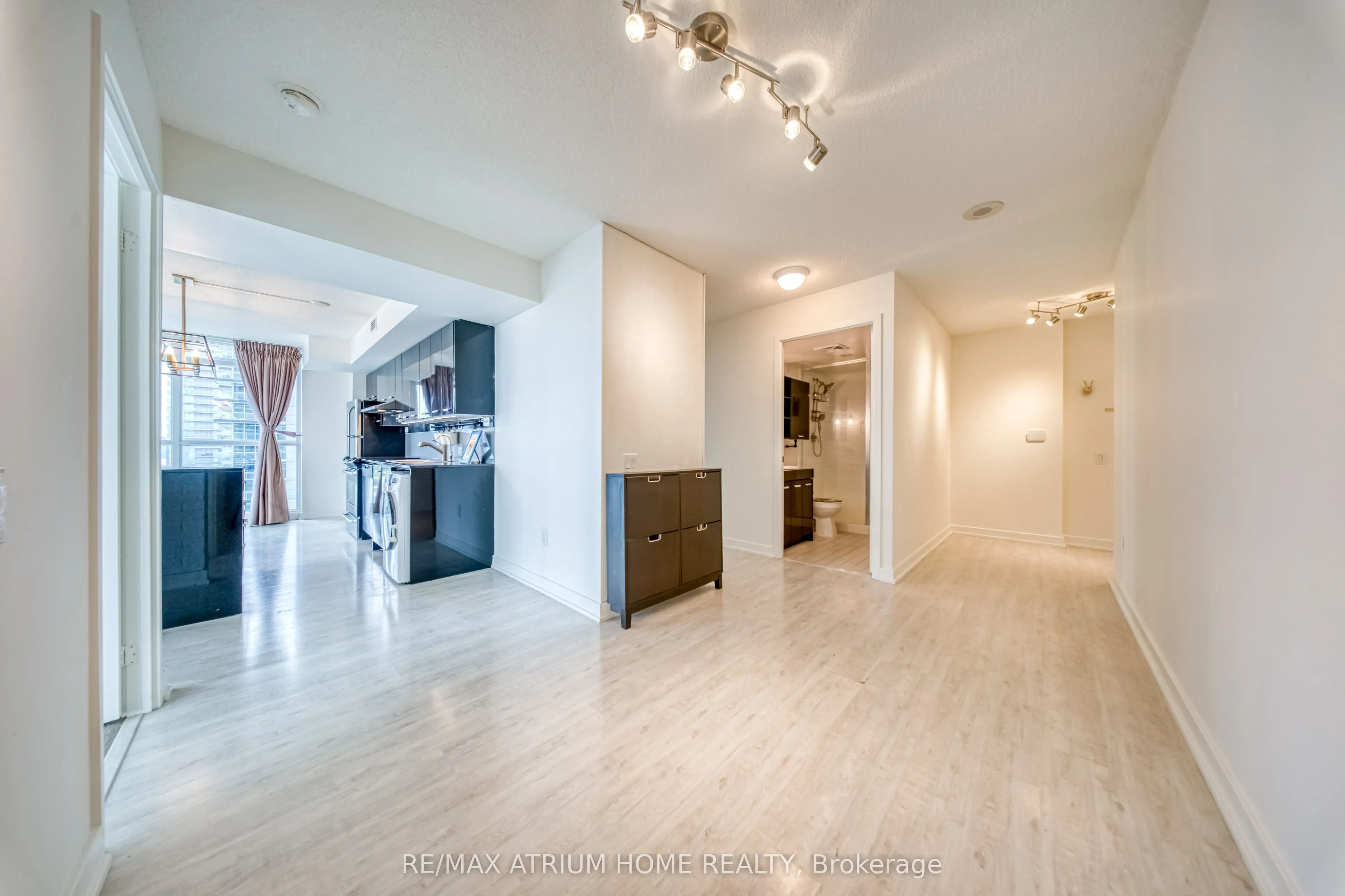 29 Singer Court #1502