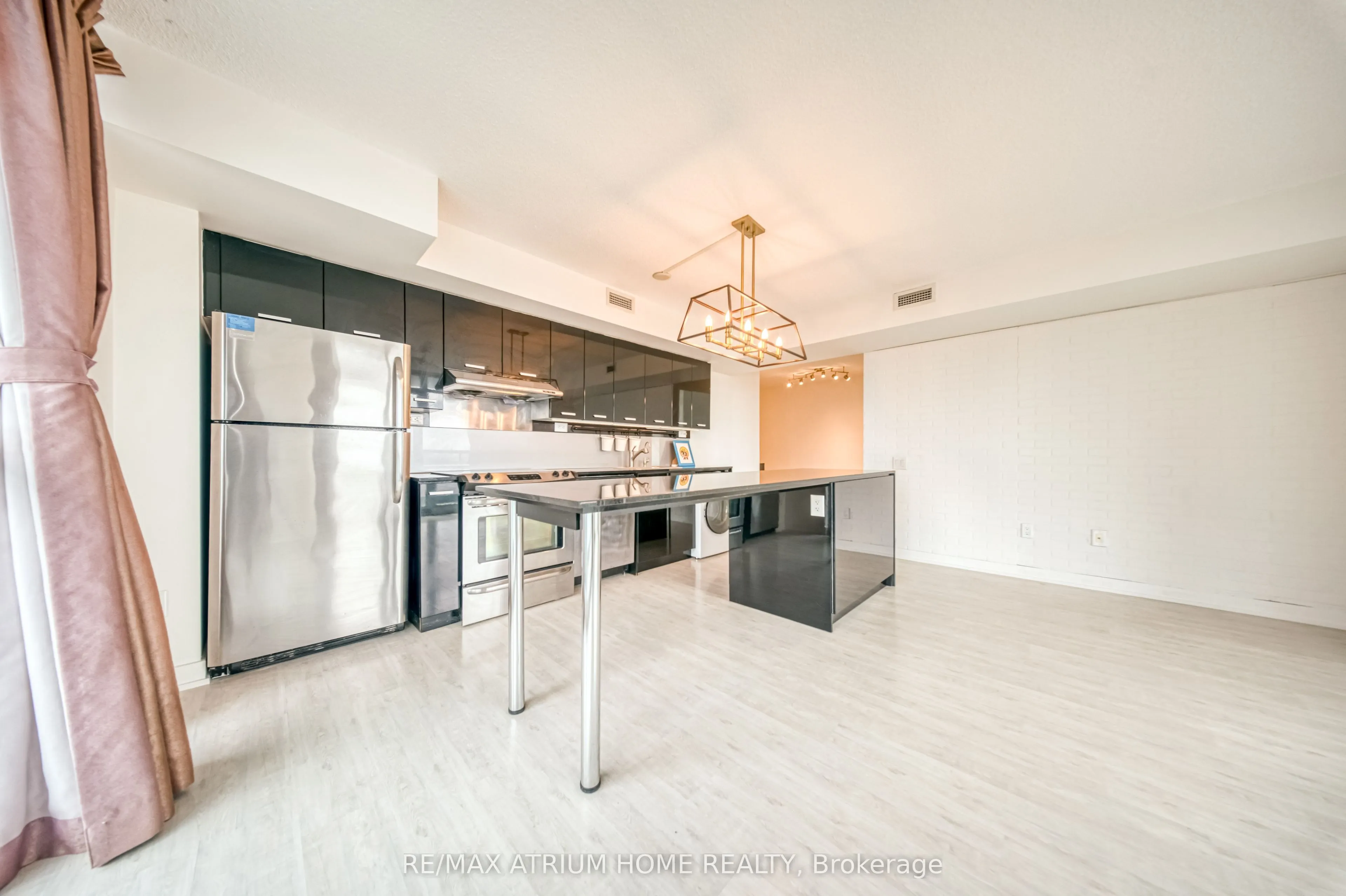 29 Singer Court #1502