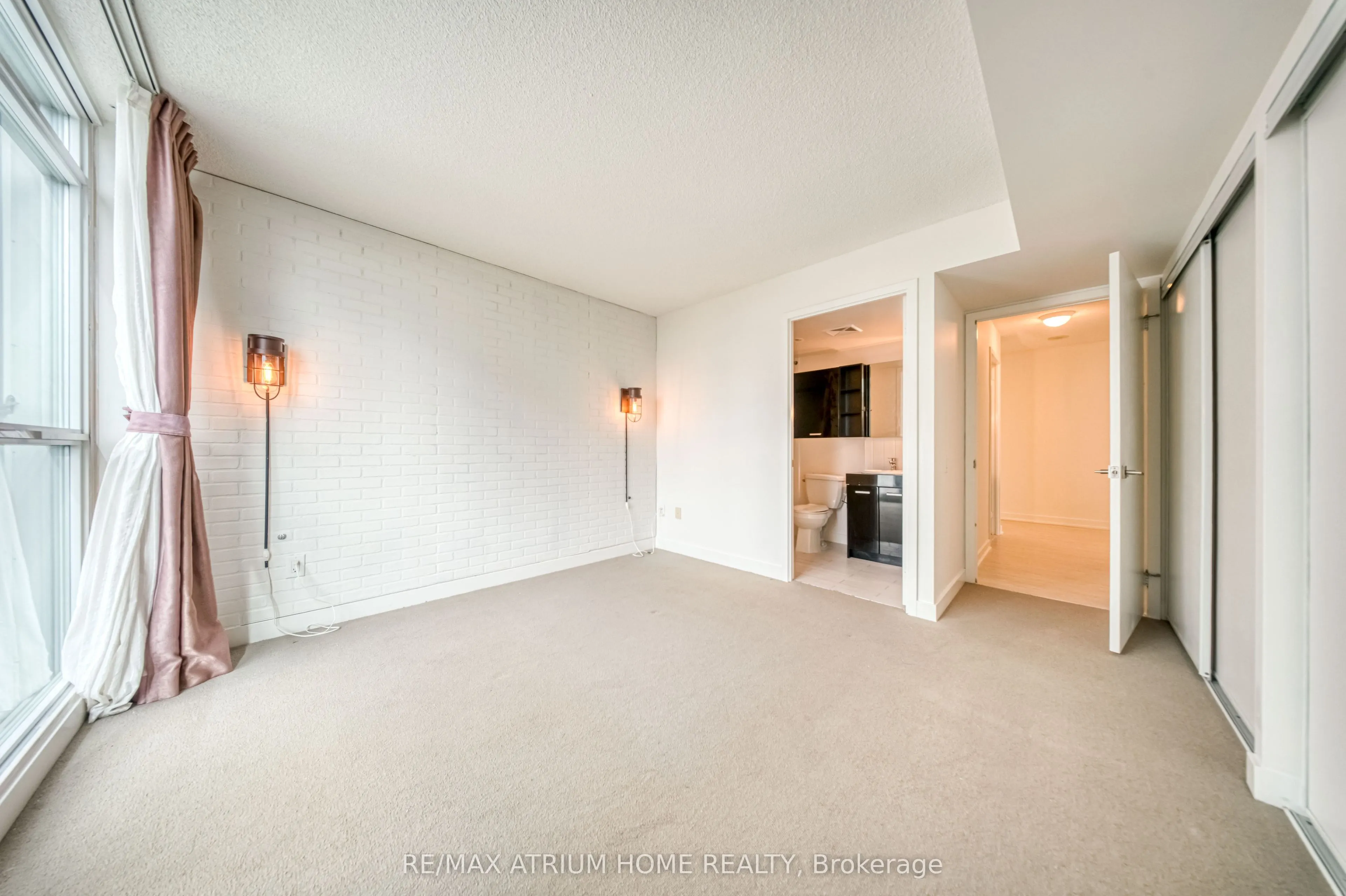 29 Singer Court #1502