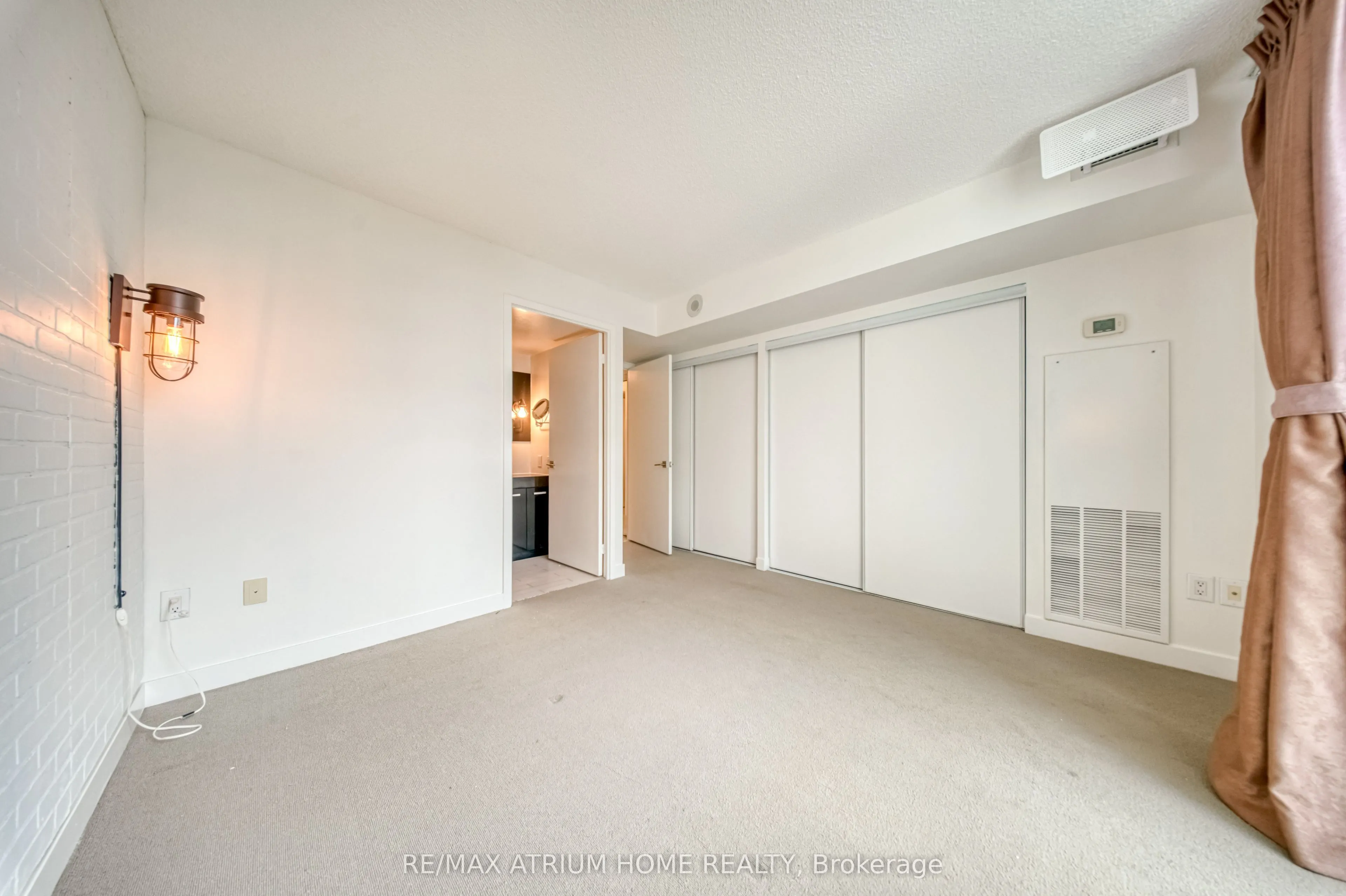29 Singer Court #1502