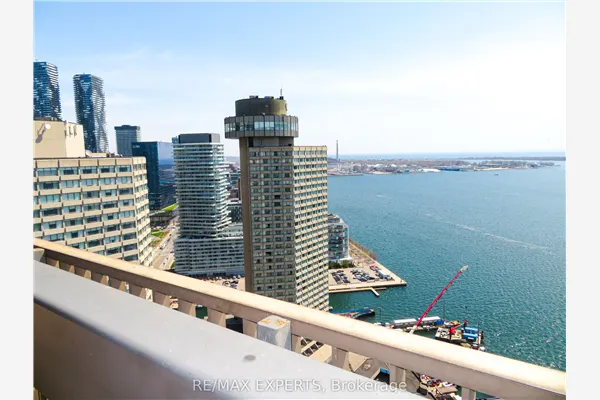 33 Harbour Square #2233