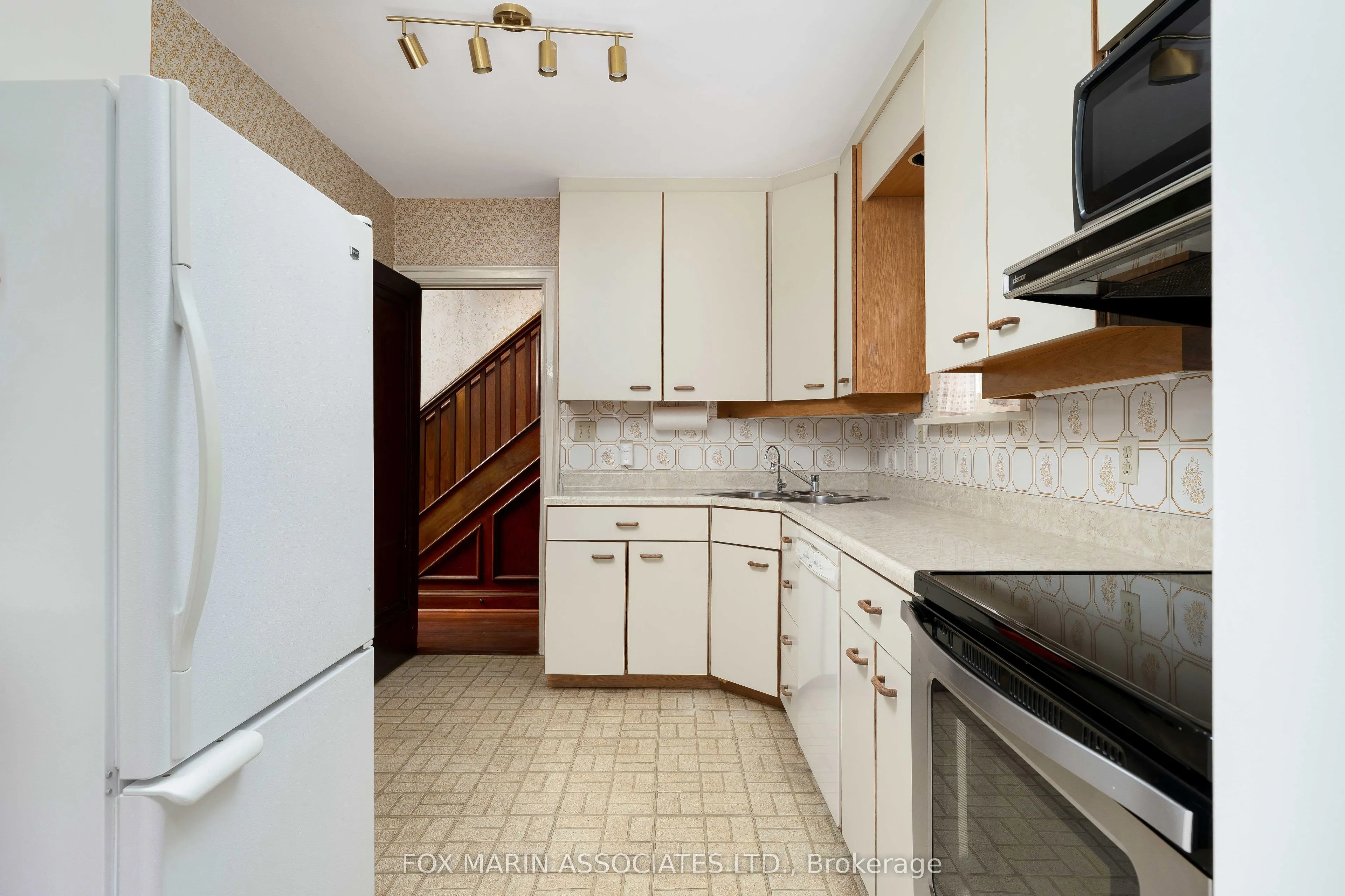 26 Claxton Boulevard