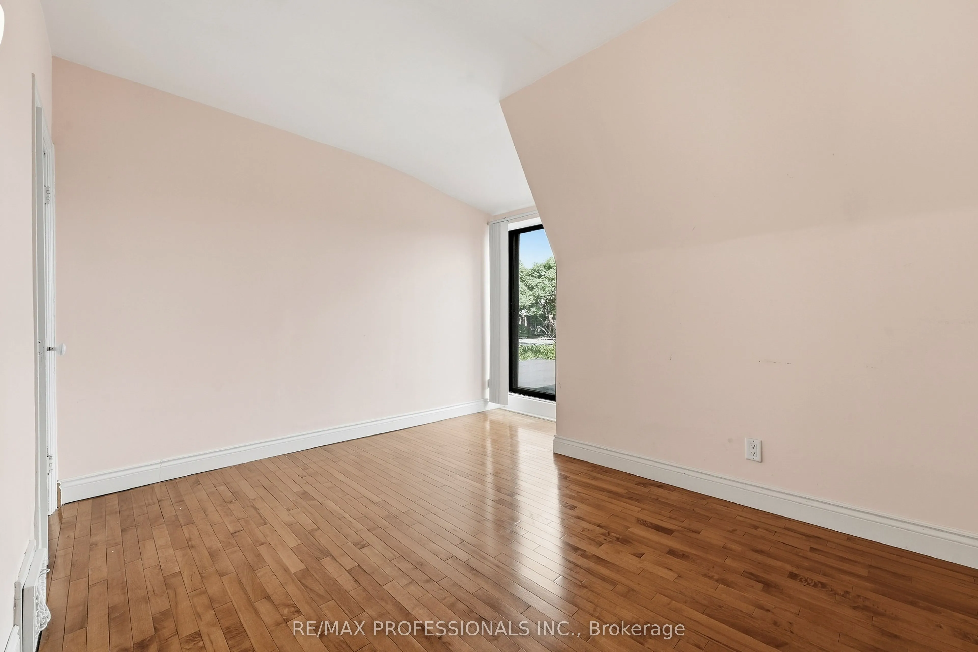 227 Montrose Avenue