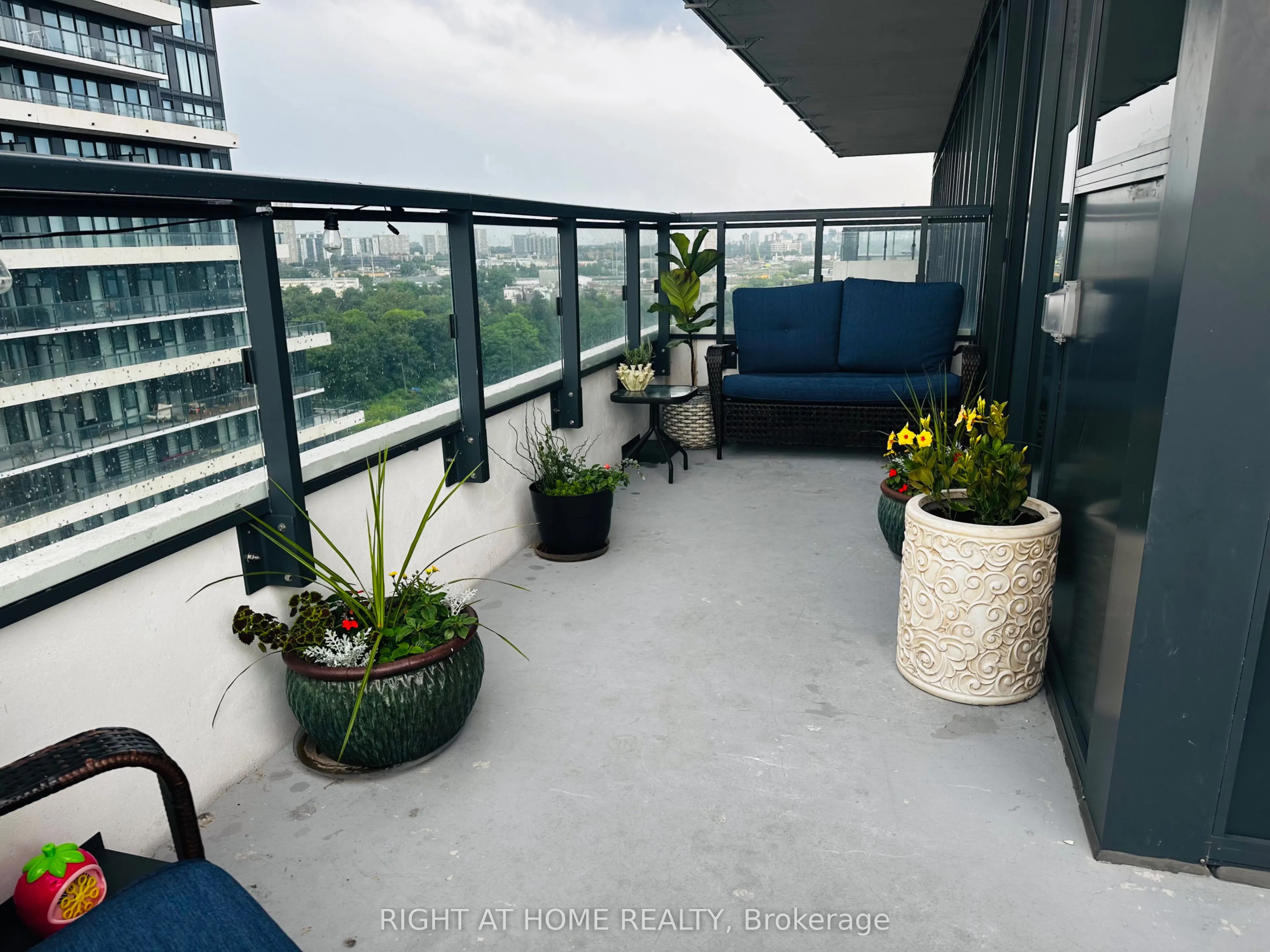 20 Inn On The Park Drive #1531