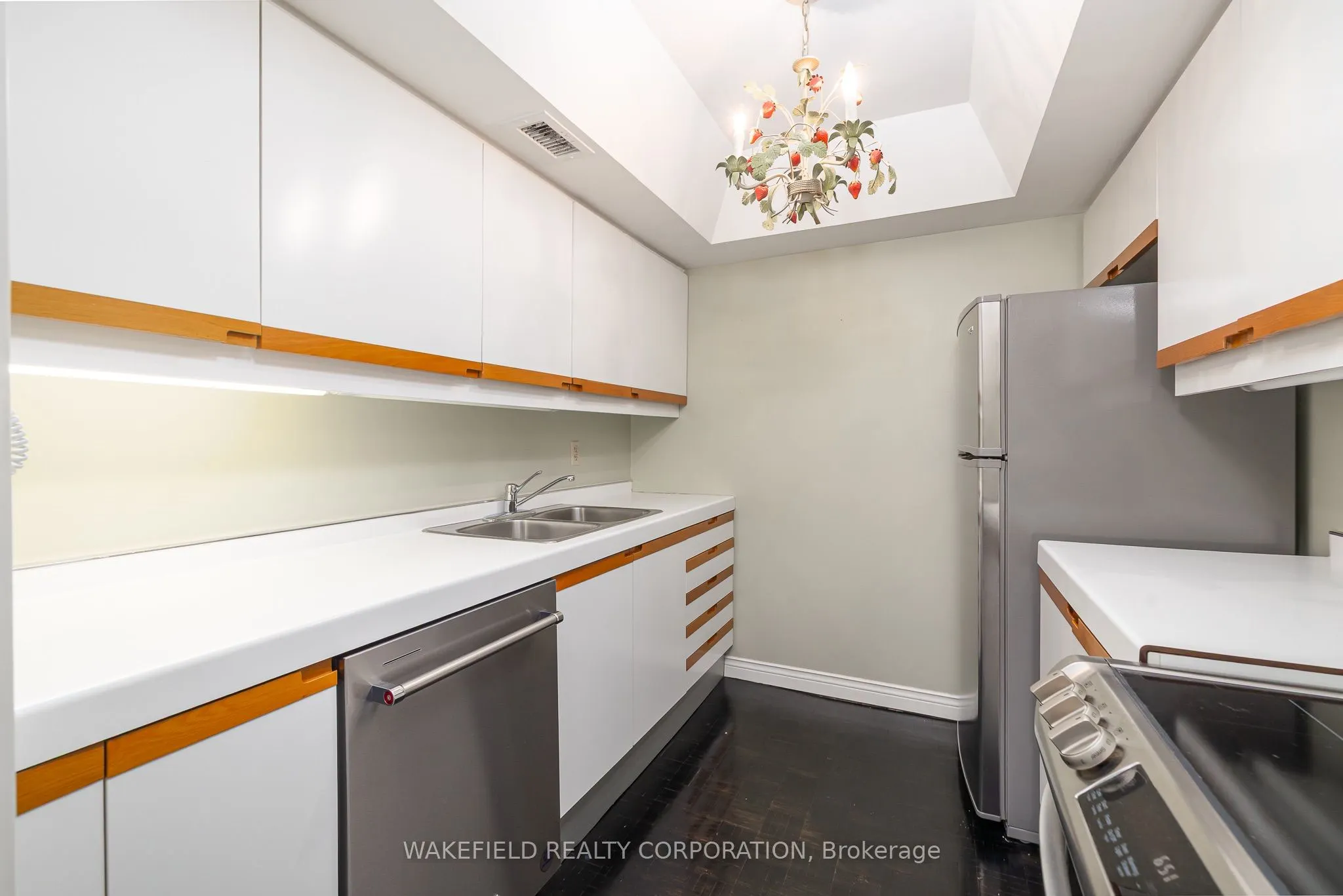 61 St Clair Avenue W #505