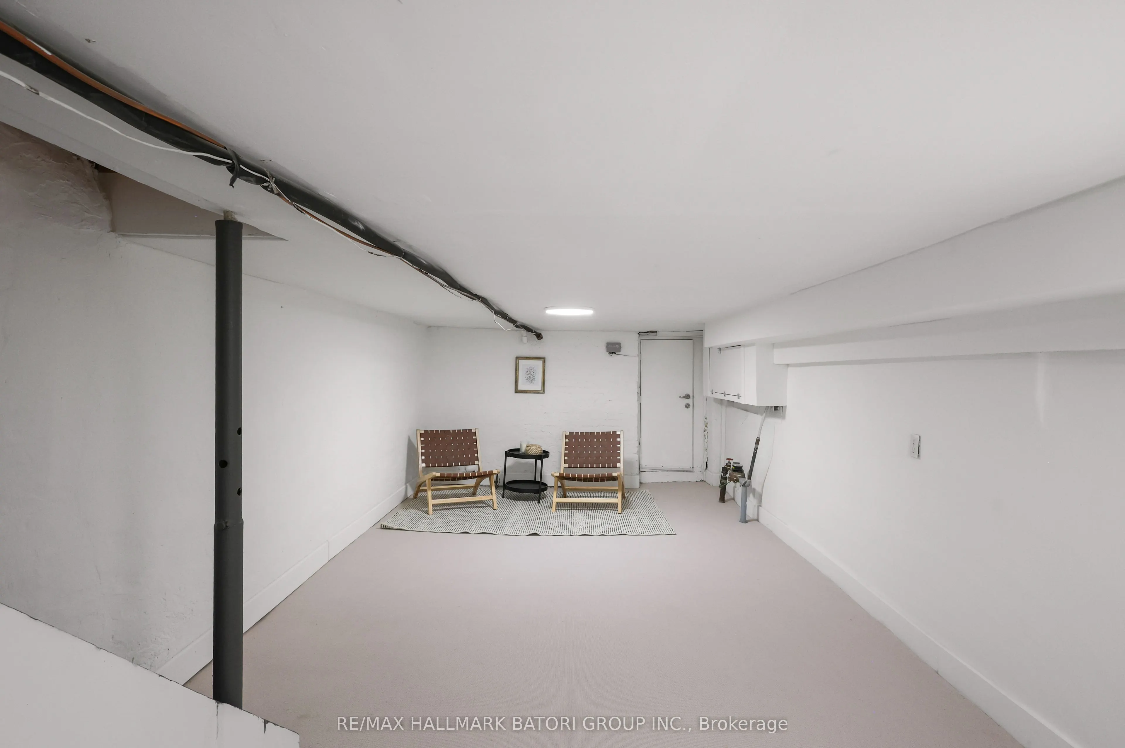 652 Richmond Street W
