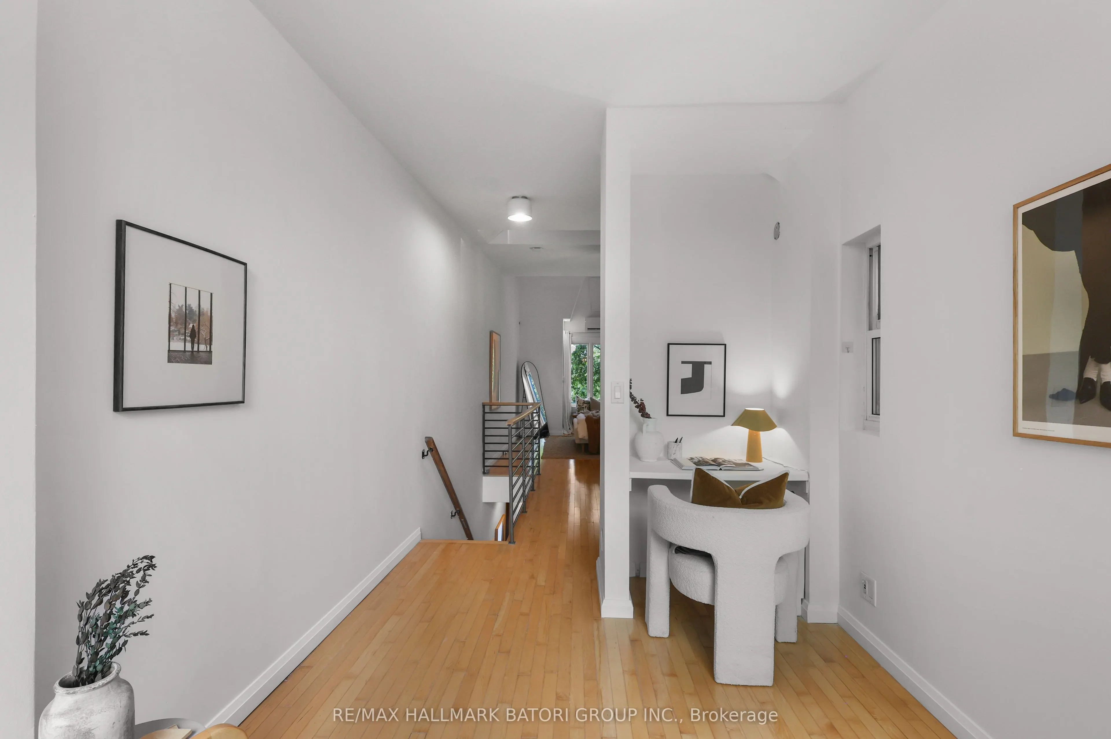 652 Richmond Street W
