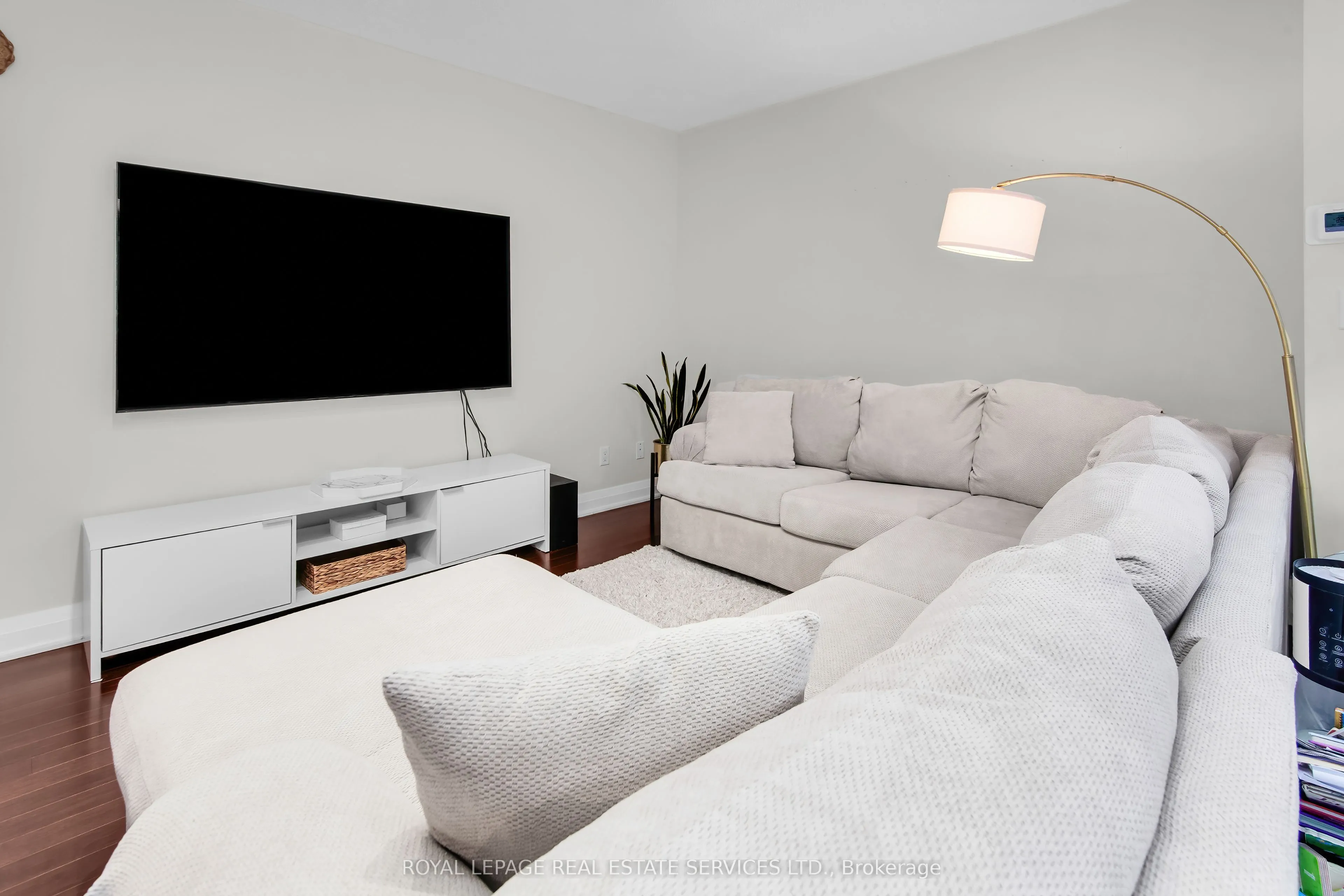 1430 Yonge Street #207