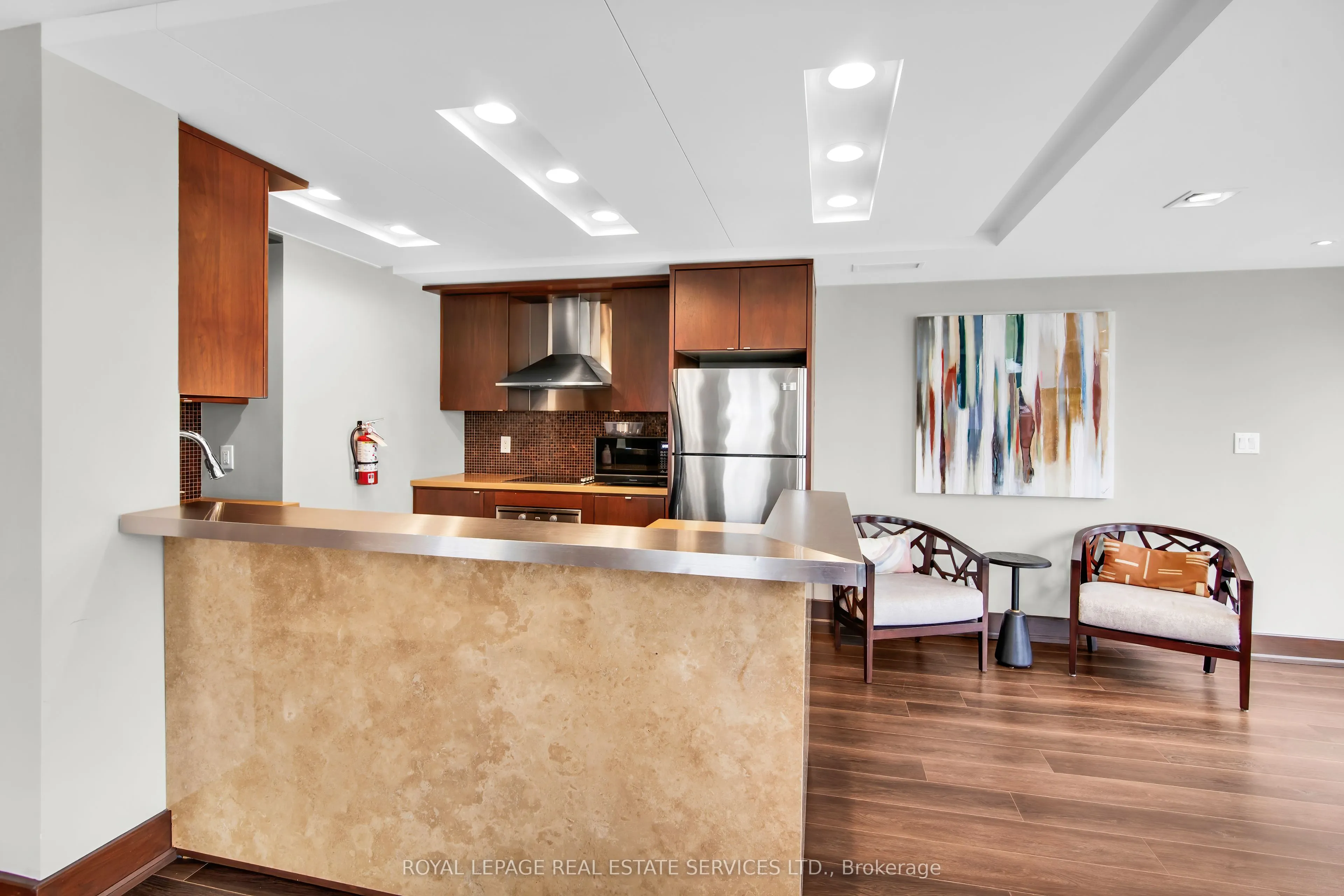 1430 Yonge Street #207
