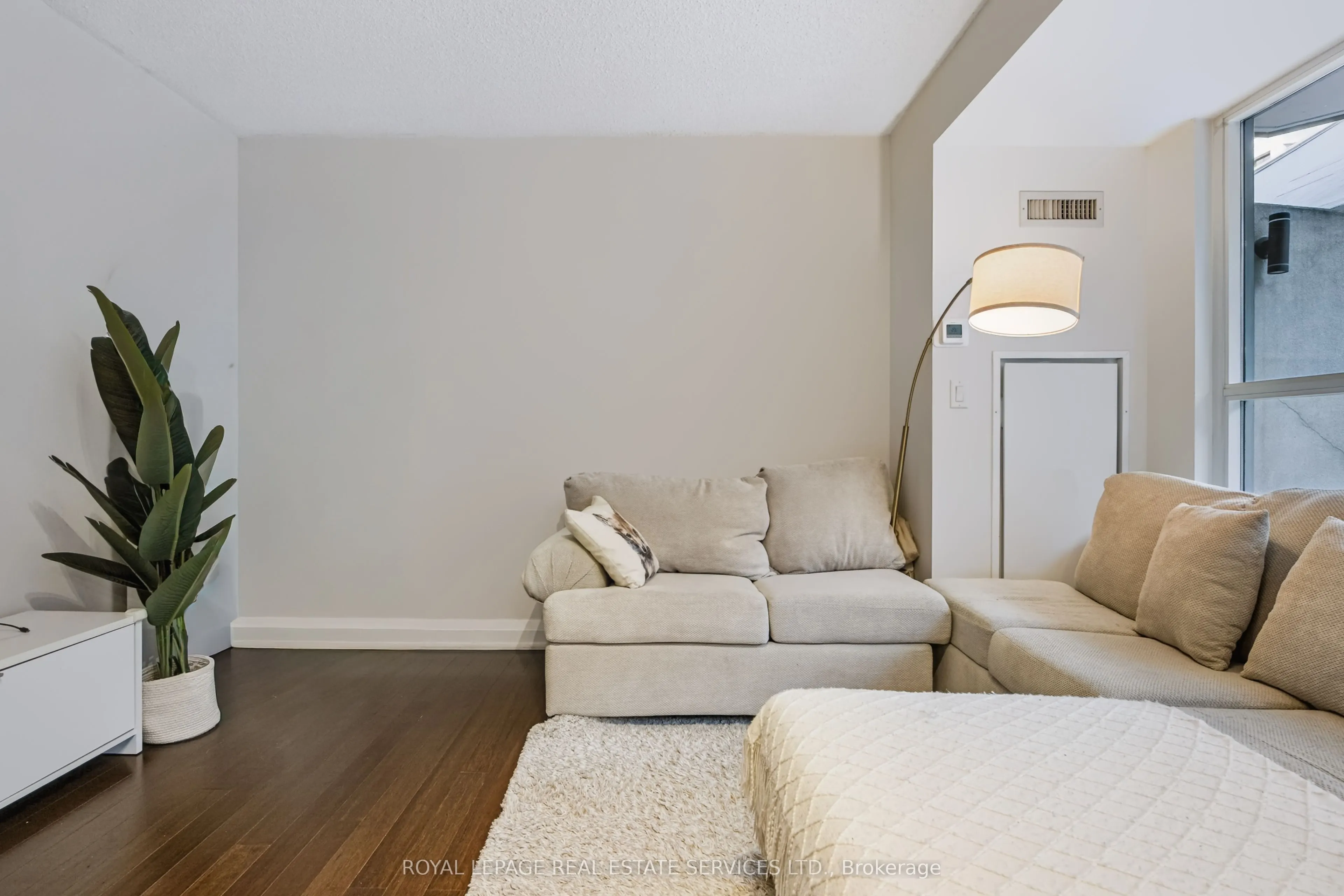 1430 Yonge Street #207