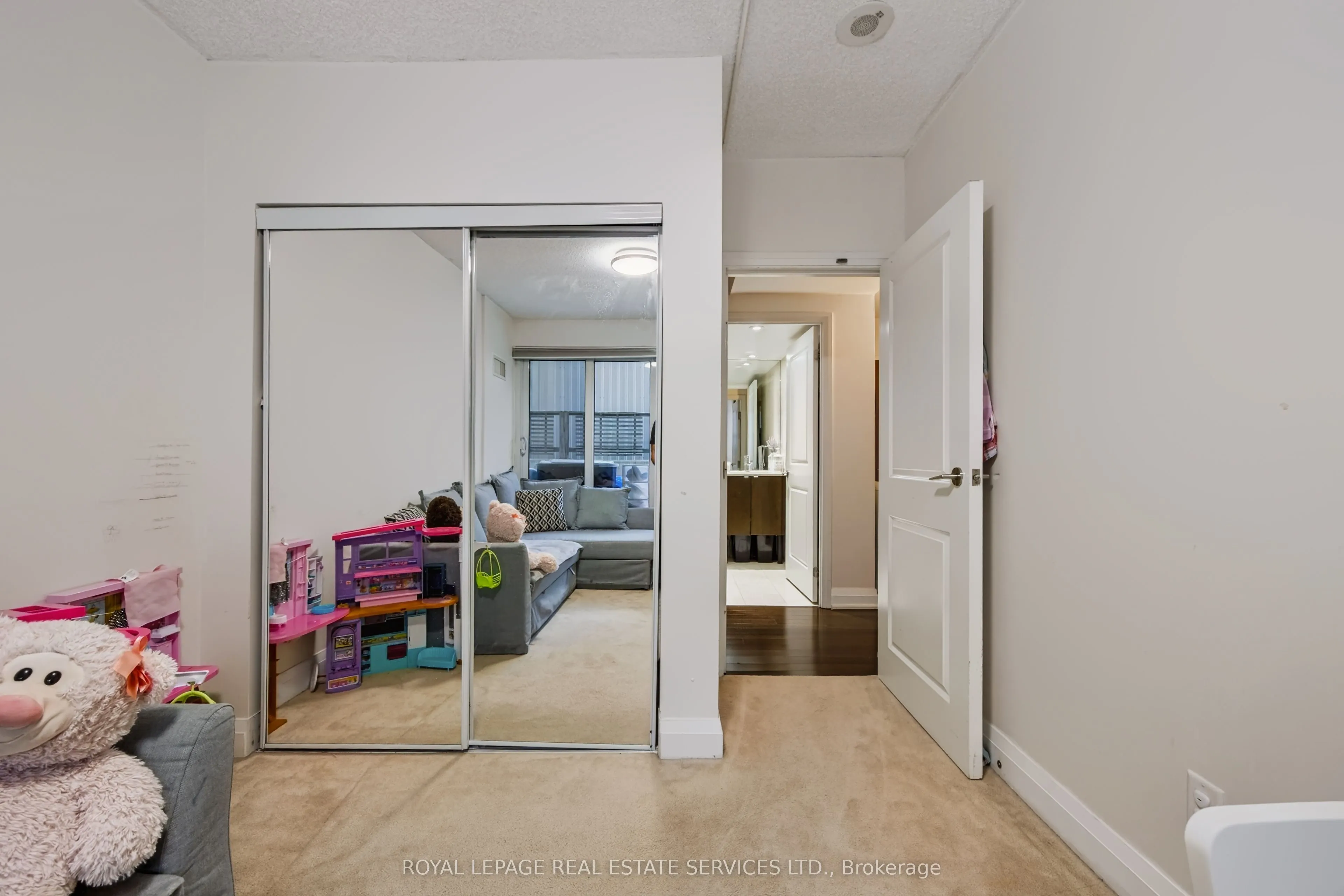 1430 Yonge Street #207