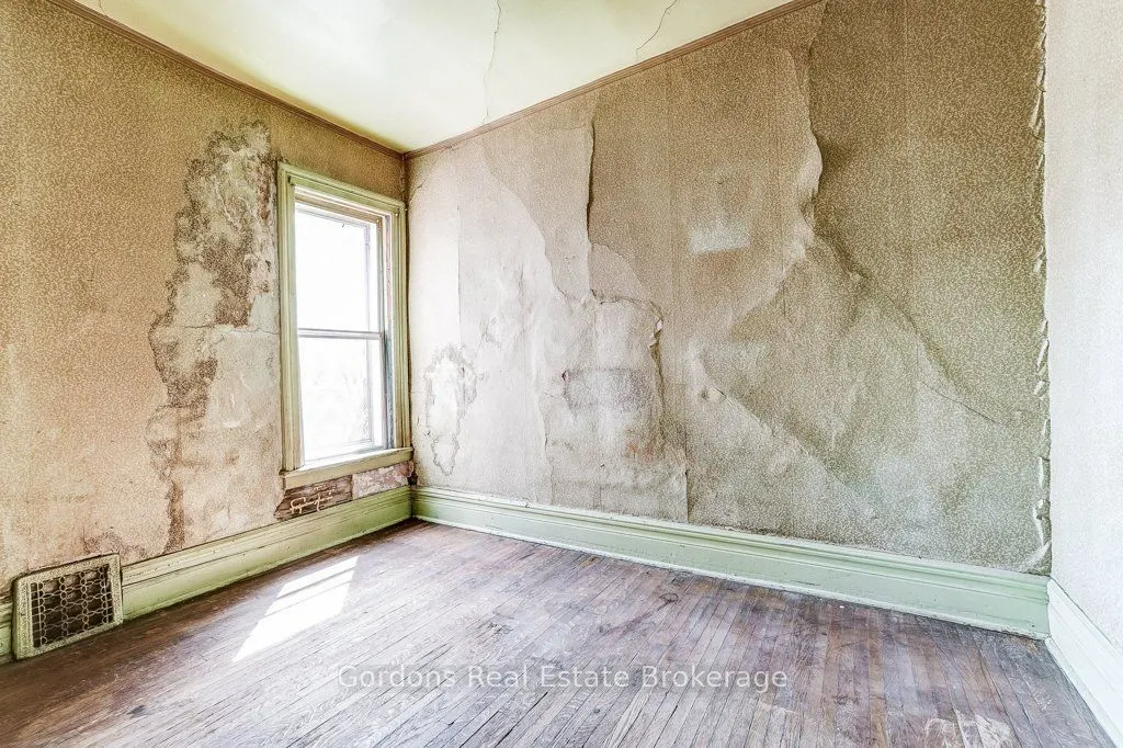 177 Bellwoods Avenue