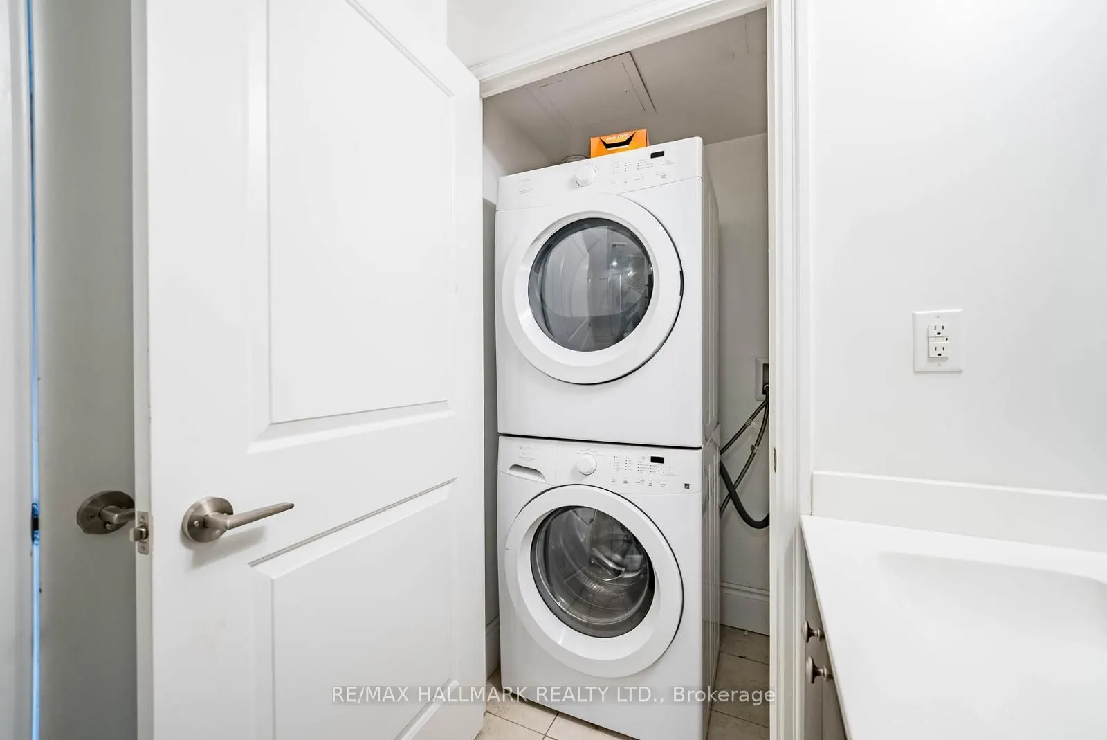 2015 Sheppard Avenue E #407