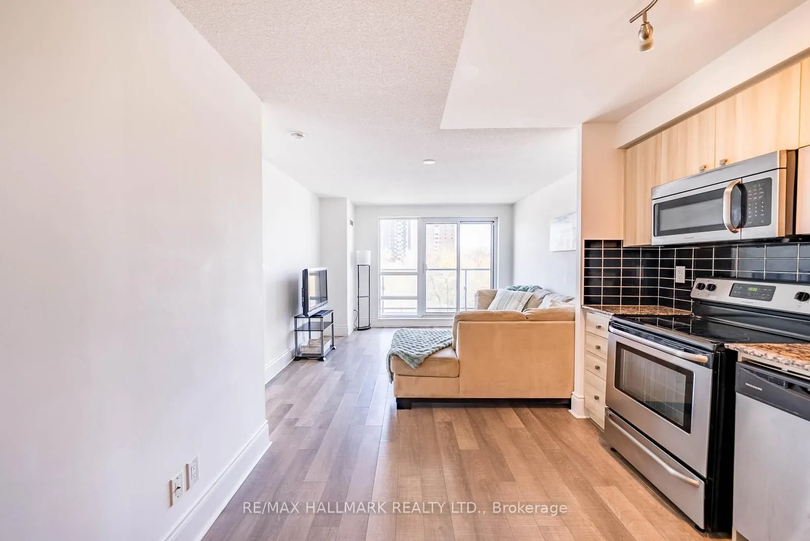 2015 Sheppard Avenue E #407