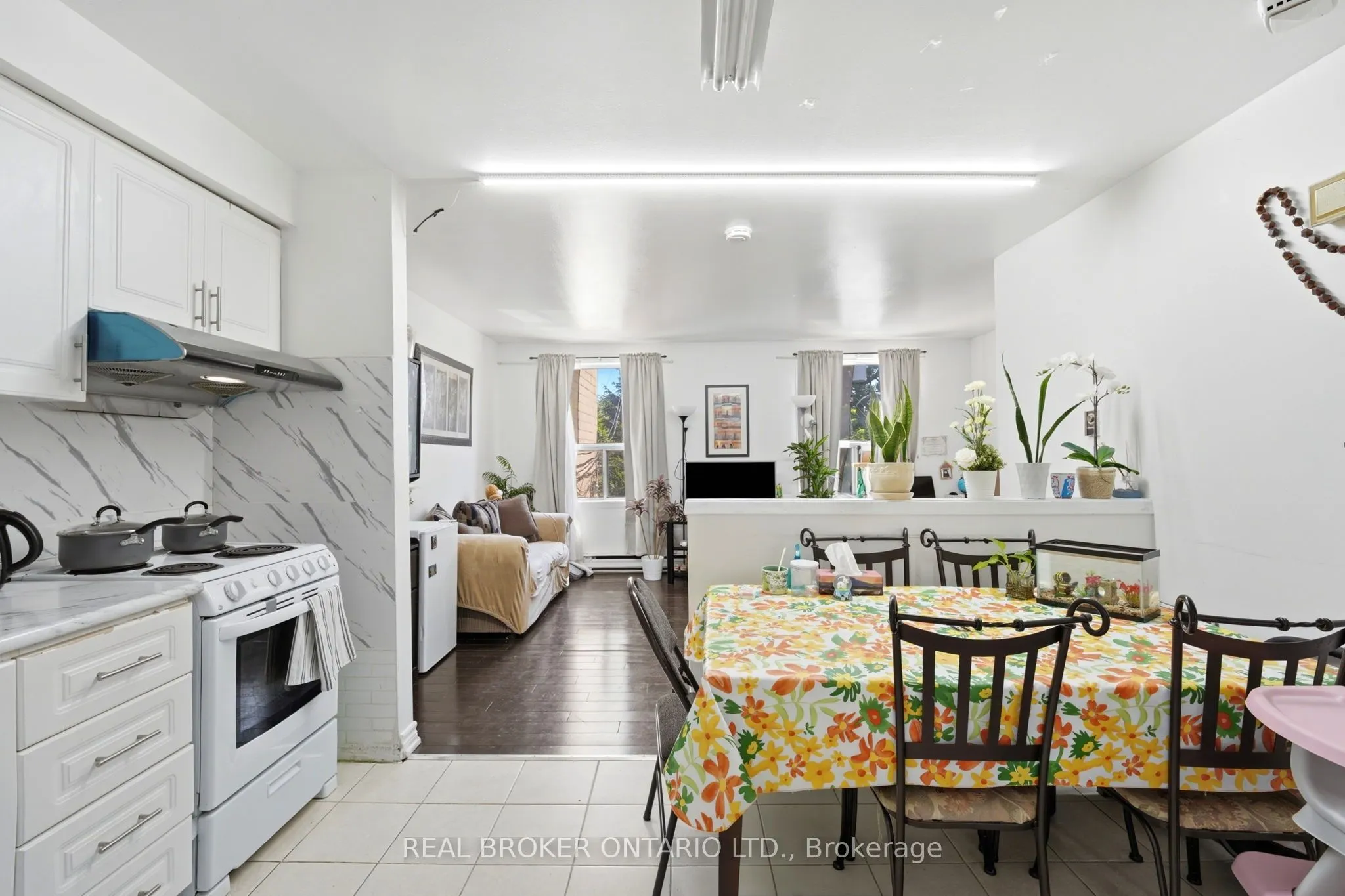 1479 Eglinton Avenue W