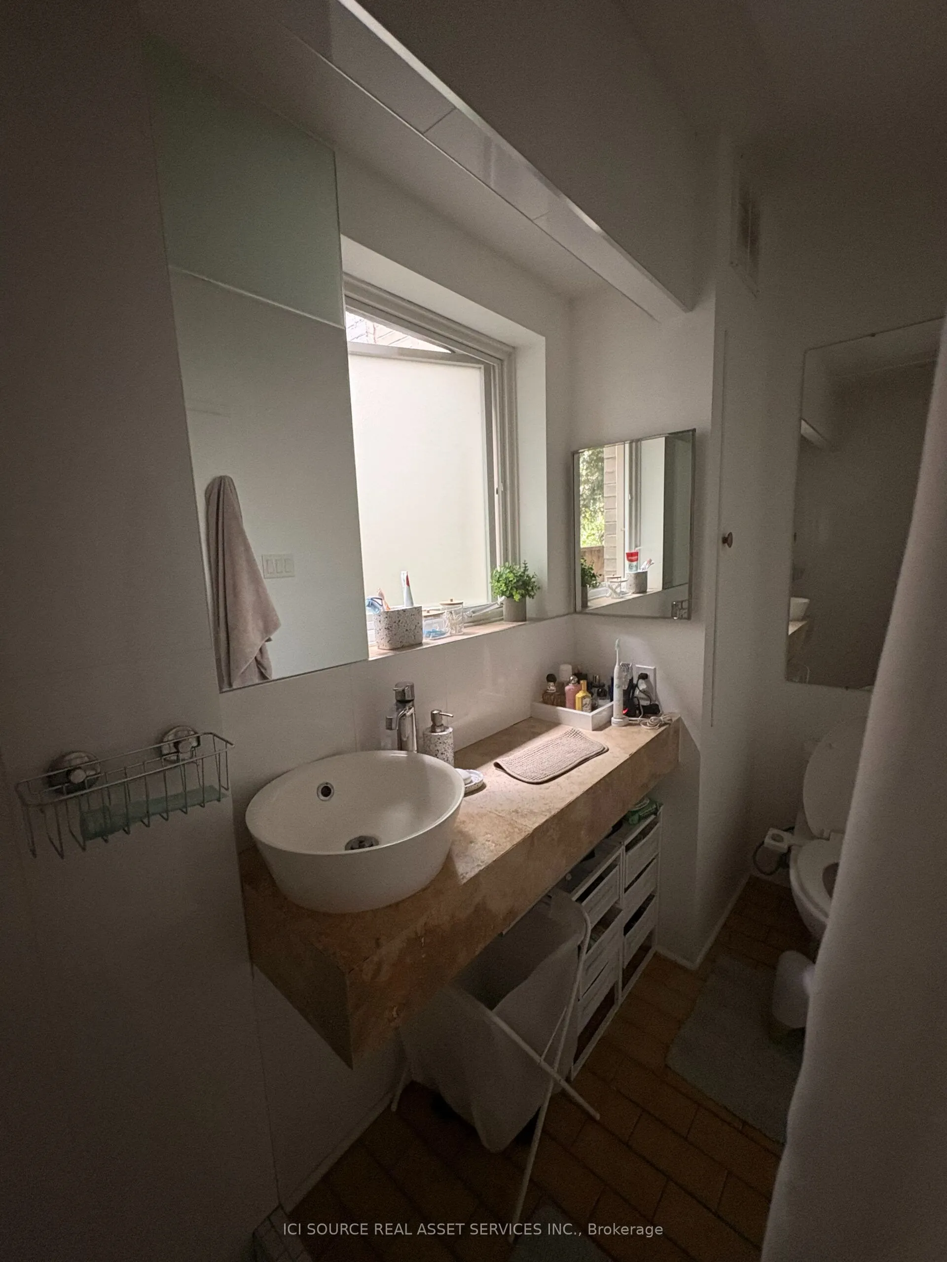 60 Beverley Street #2