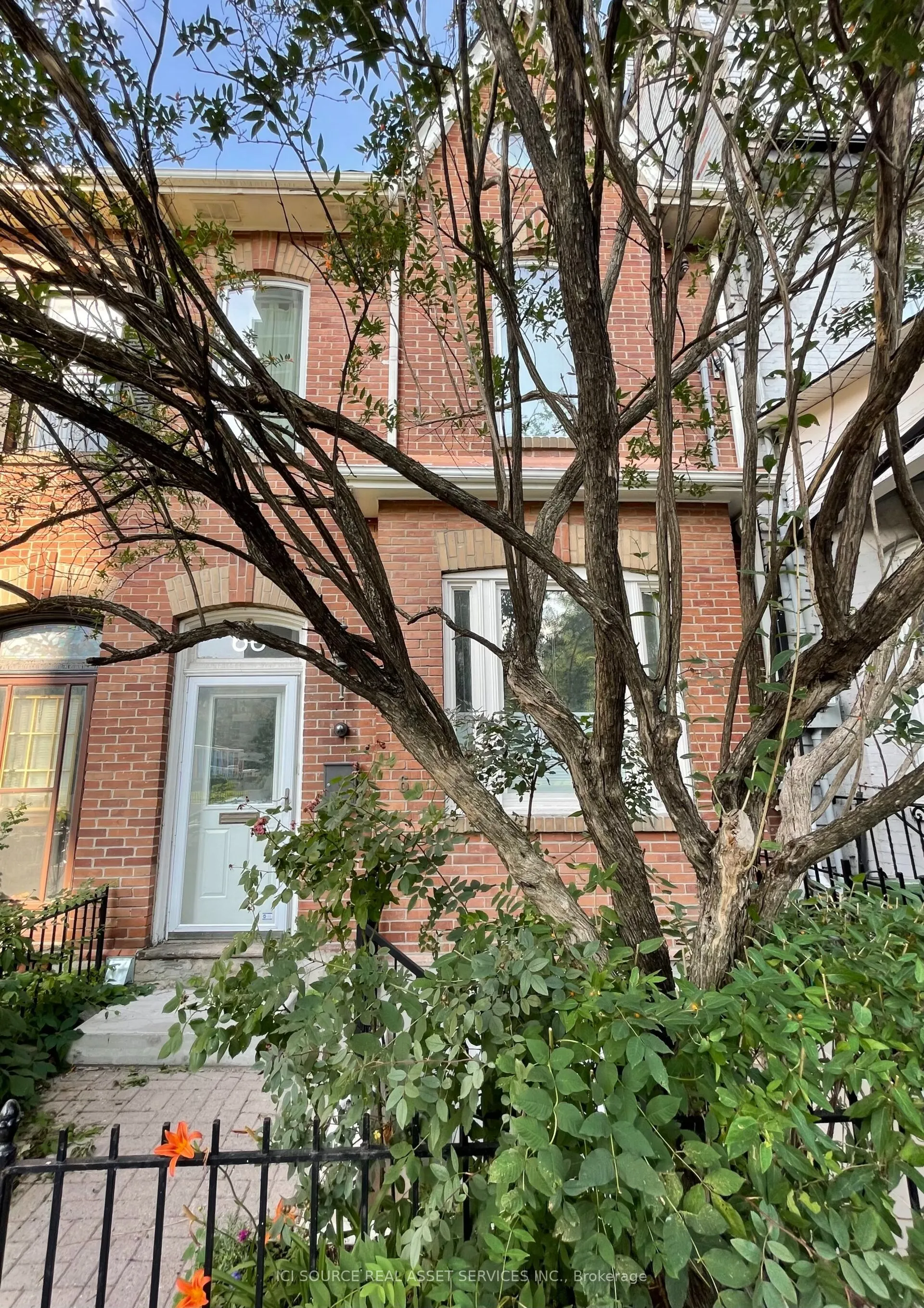 60 Beverley Street #2