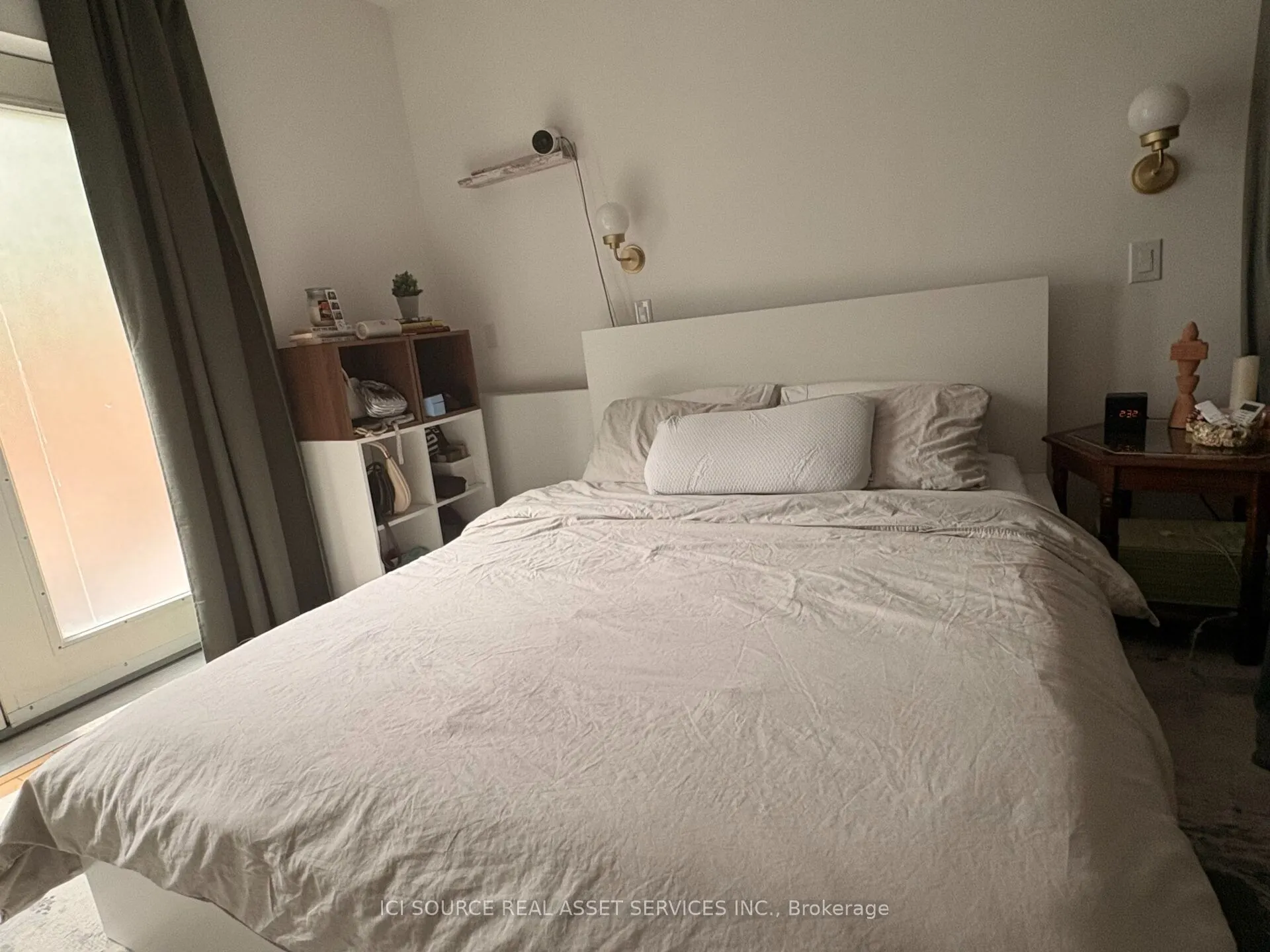 60 Beverley Street #2