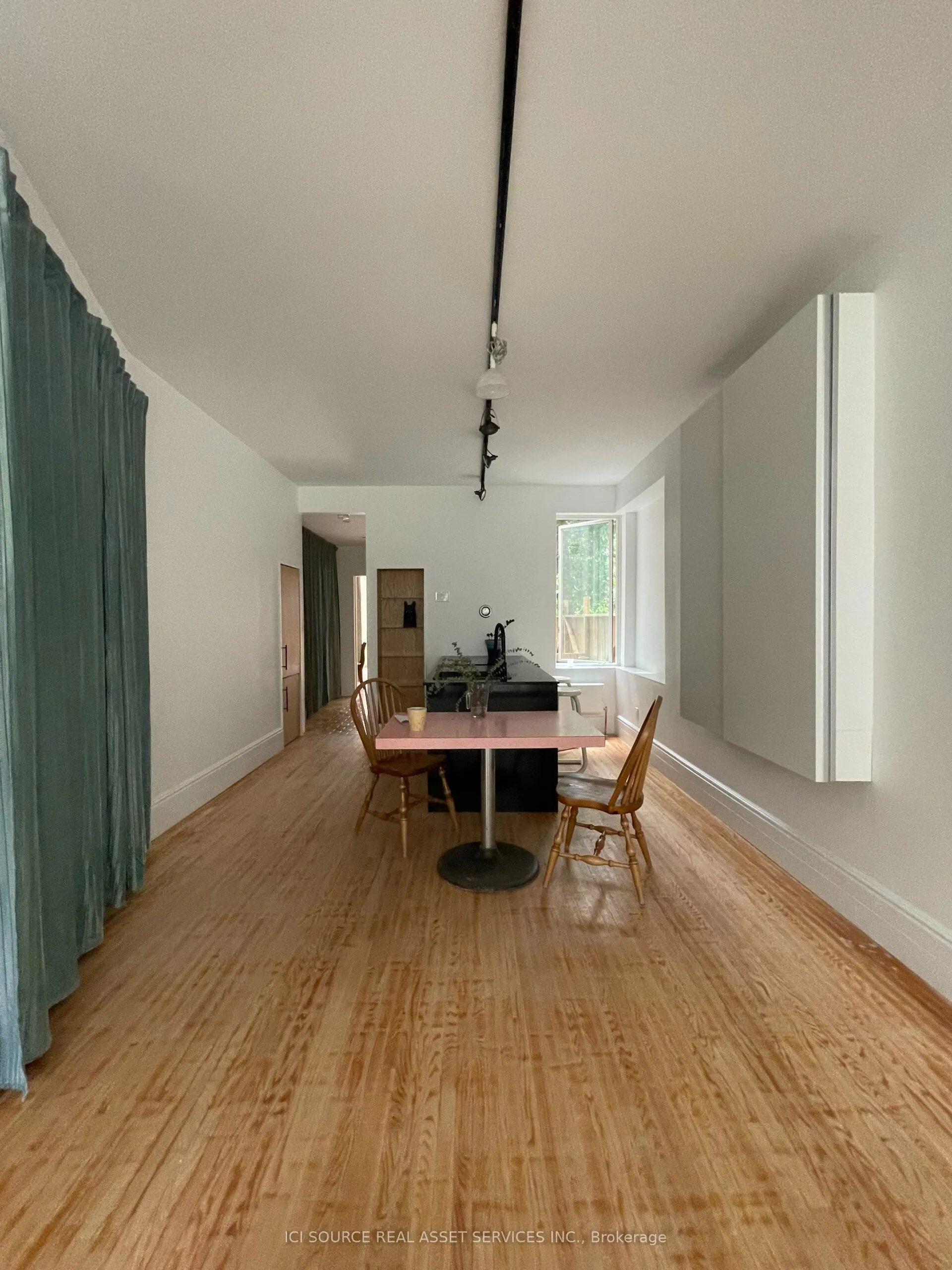 60 Beverley Street #2