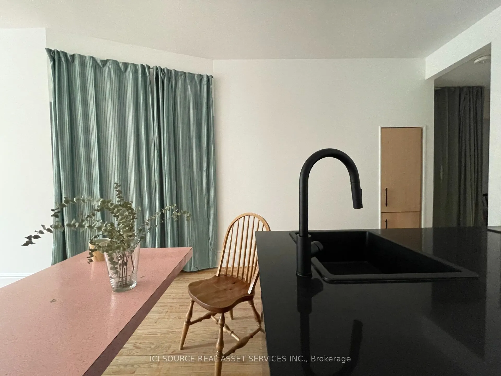 60 Beverley Street #2