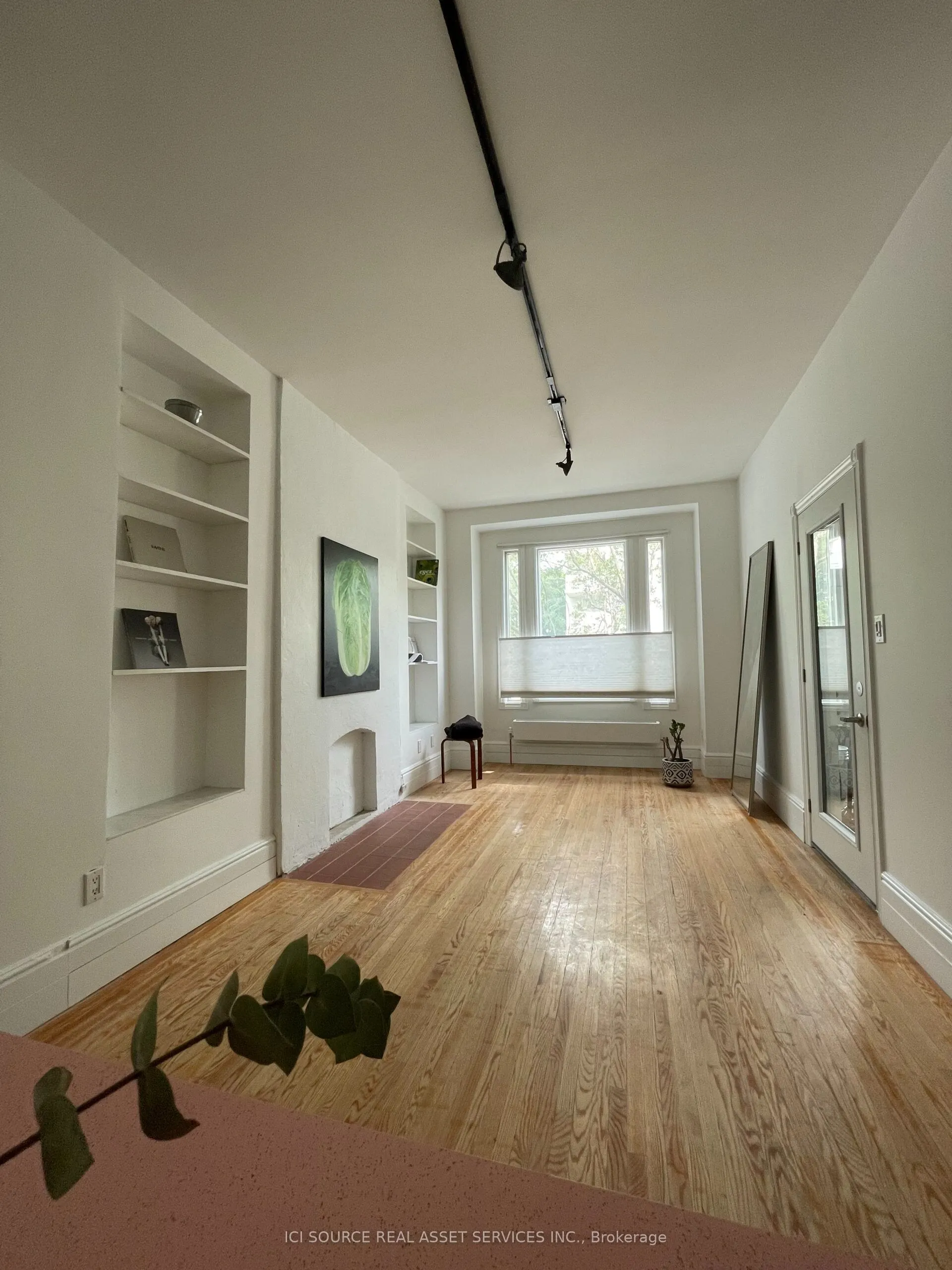 60 Beverley Street #2
